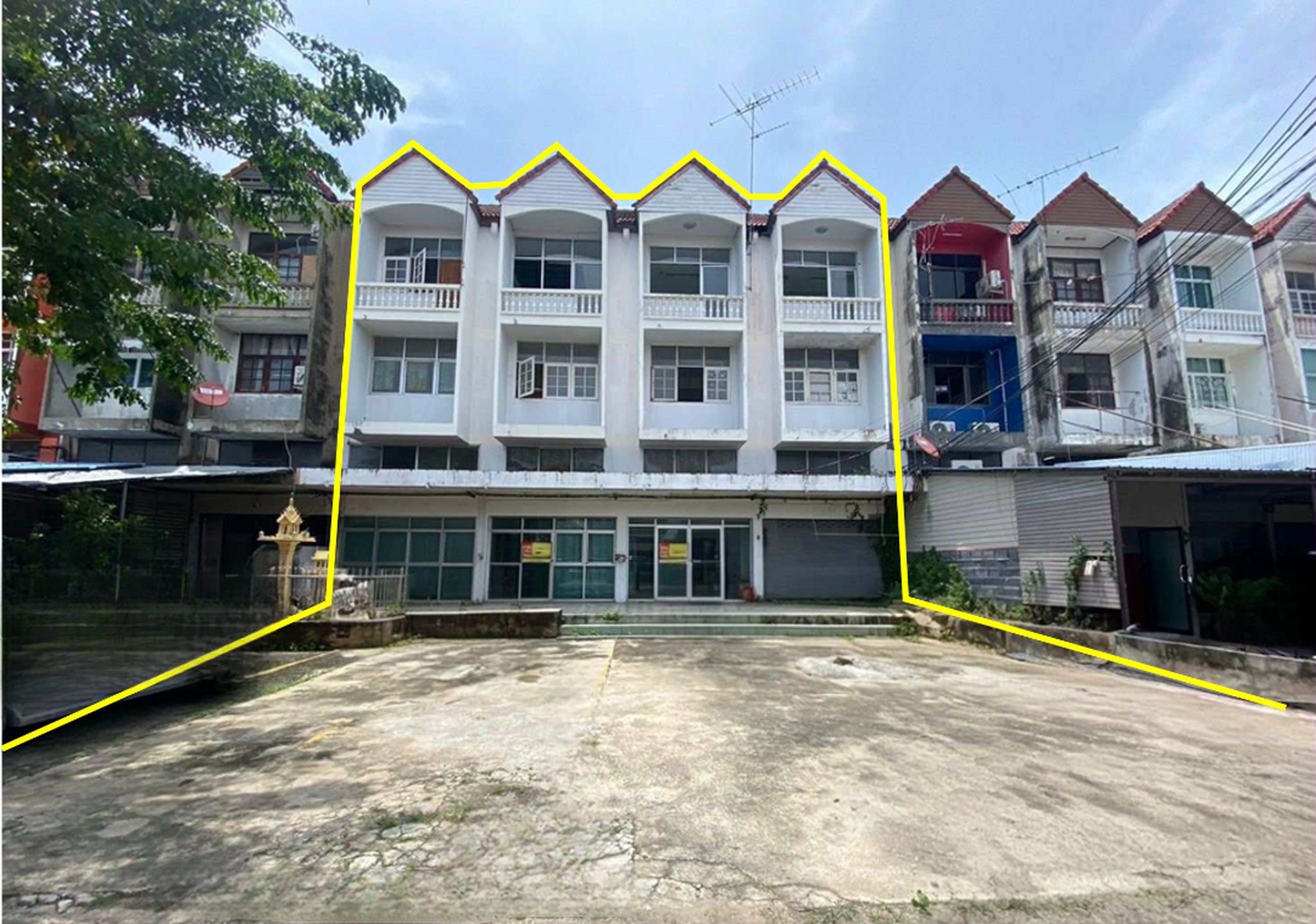 ทรัพย์สถาบันโดย BAM โฮมออฟฟิศ ดอนเมืองวิลล่า 2 (Donmuang Villa 2)
