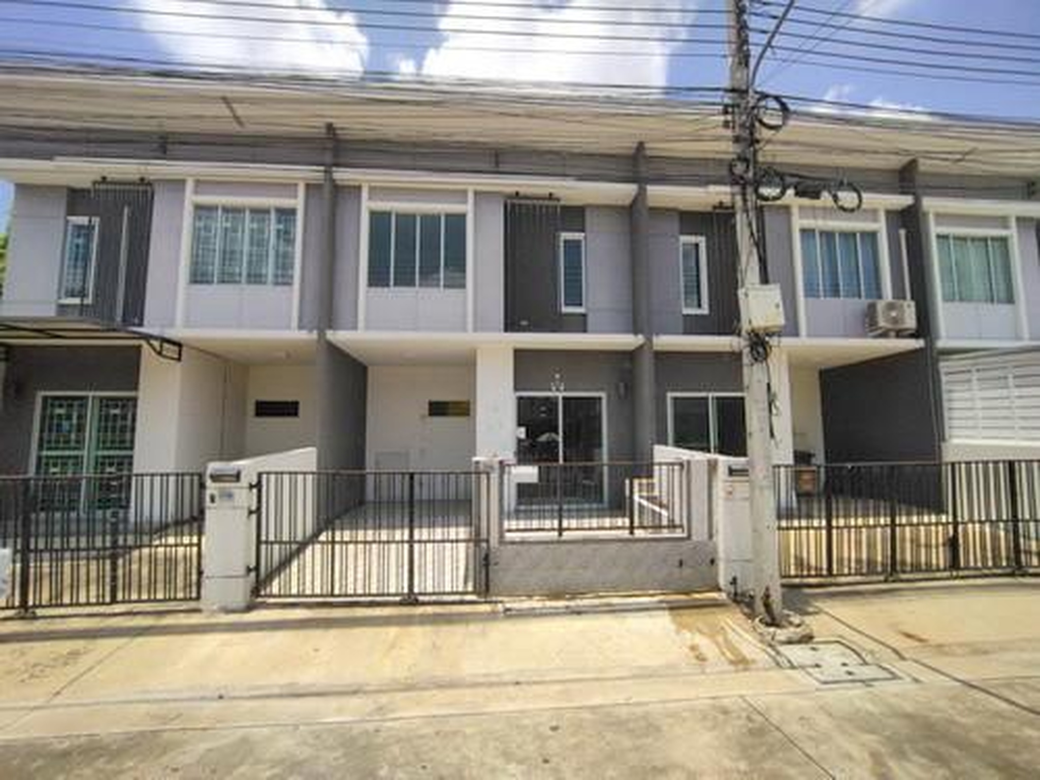 ทรัพย์สถาบันโดย GHB ทาวน์เฮาส์ พฤกษาวิลล์ 100 พหลโยธิน-คลองหลวง (Pruksa Ville 100 Phaholyothin-Klongluang)