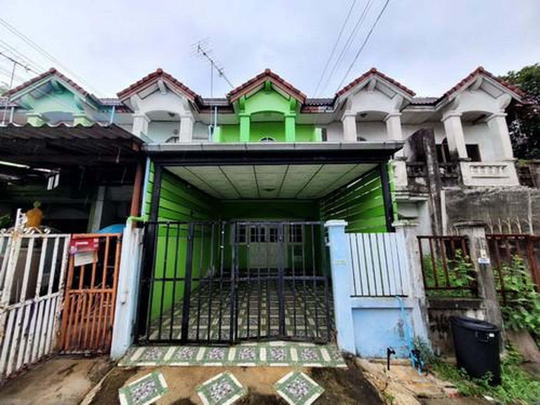 ทรัพย์สถาบันโดย GHB ทาวน์เฮาส์ แพรมาพรเพลส