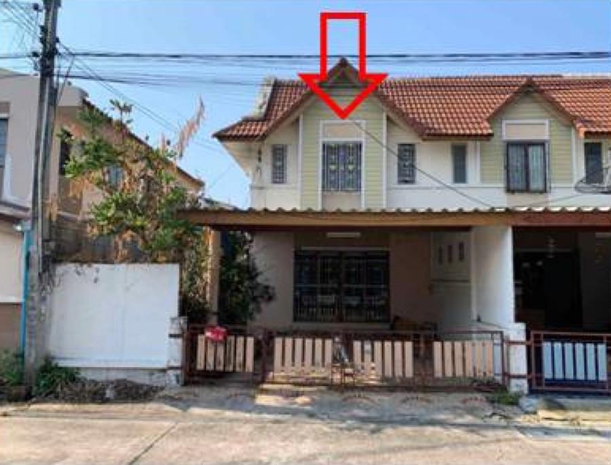ทรัพย์สถาบันโดย GHB ทาวน์เฮาส์ แฟมิลี่ทาวน์