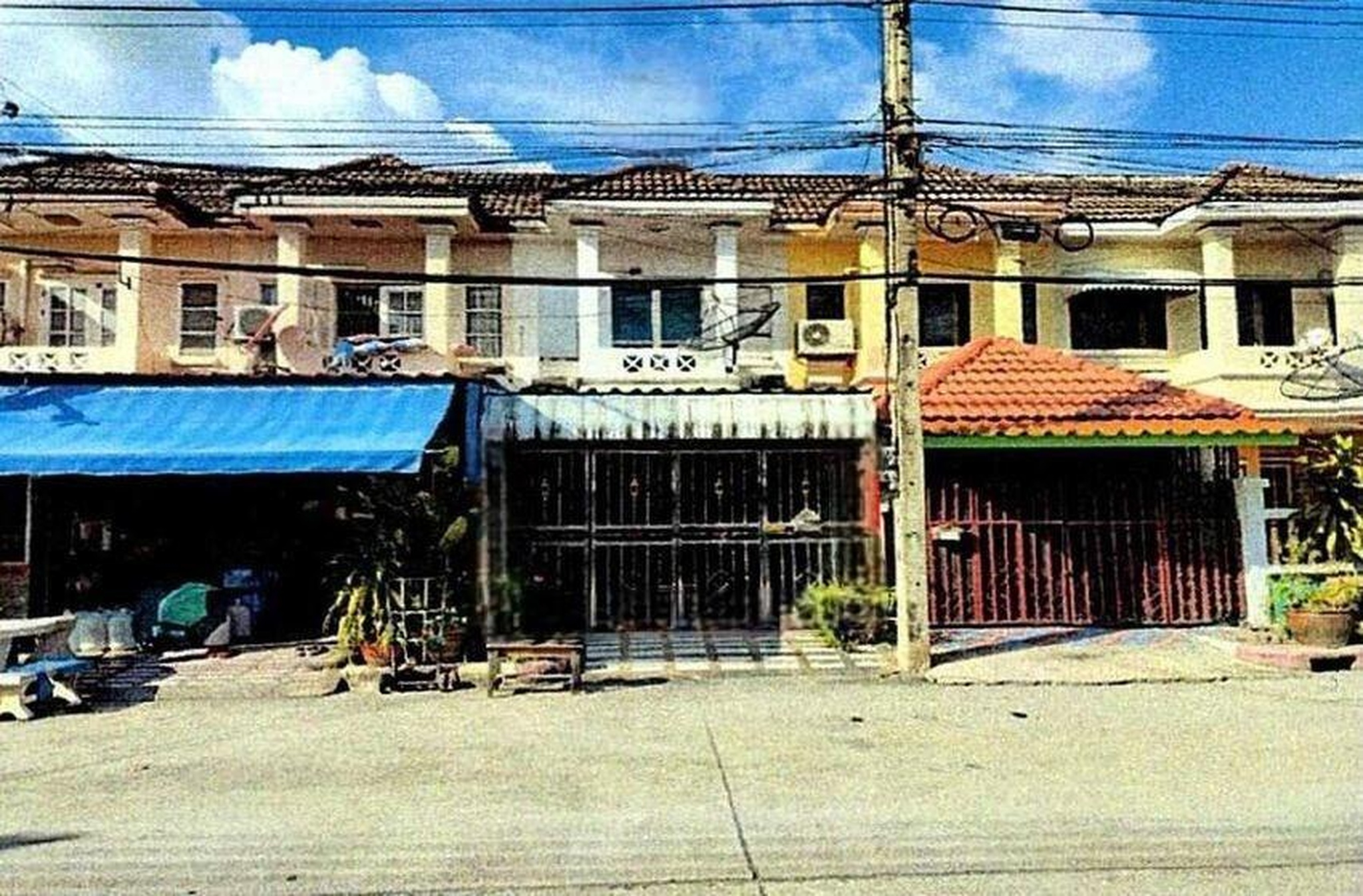 ทรัพย์สถาบันโดย GHB ทาวน์เฮาส์ ปัญญ์วไล