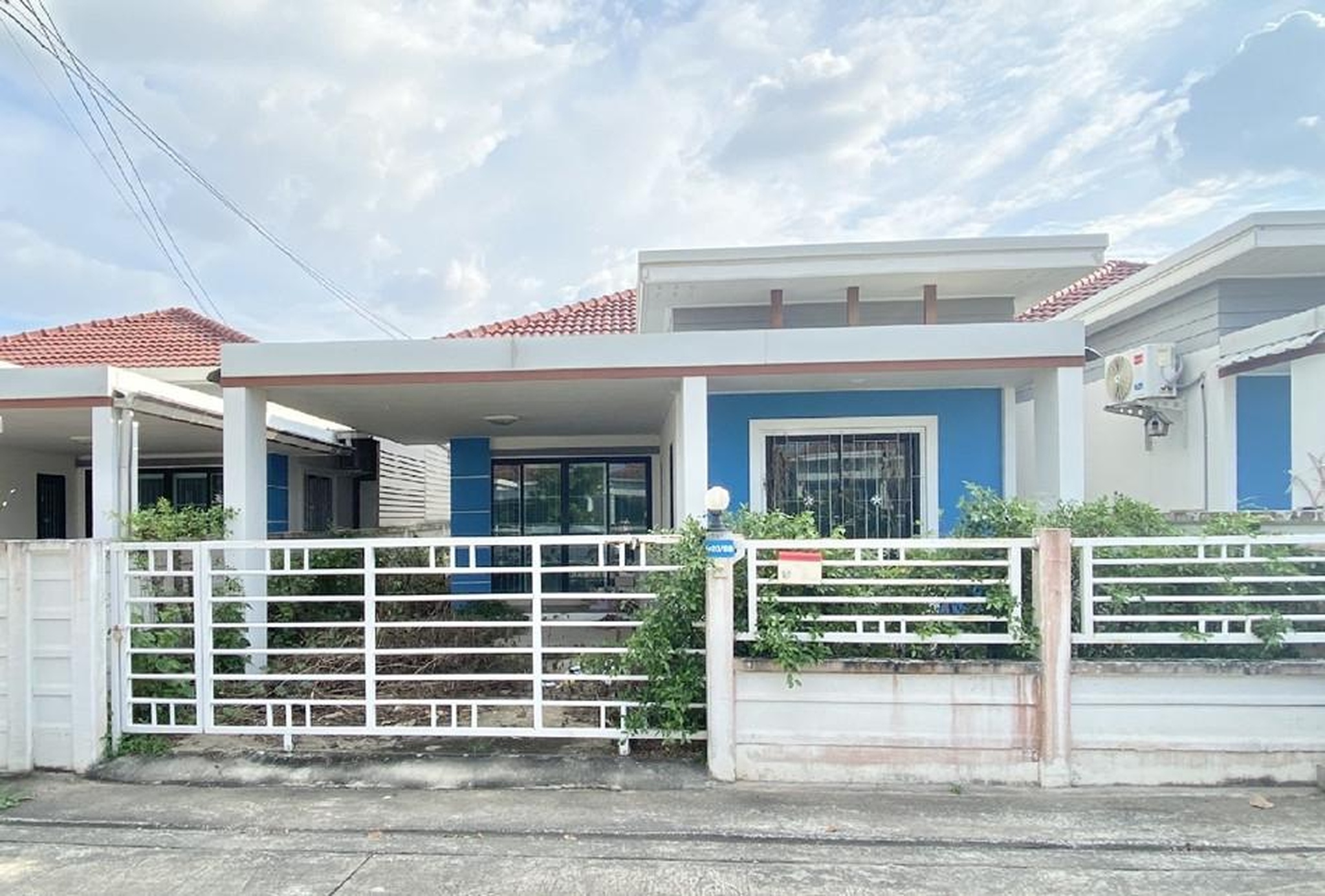 ทรัพย์สถาบันโดย GHB บ้านแฝด ธนาภิรมย์