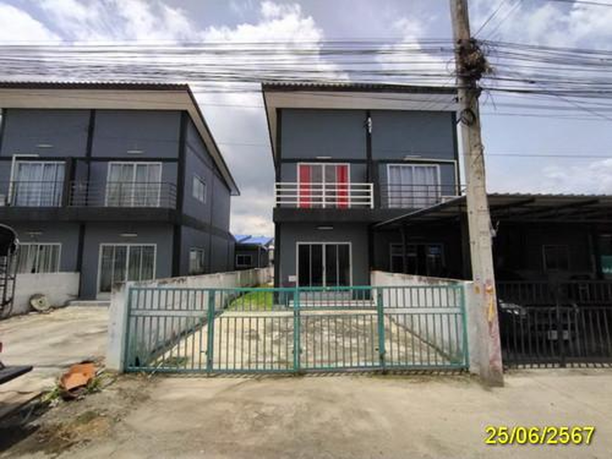 ทรัพย์สถาบันโดย GHB บ้านแฝด สรานนท์คลอง 5