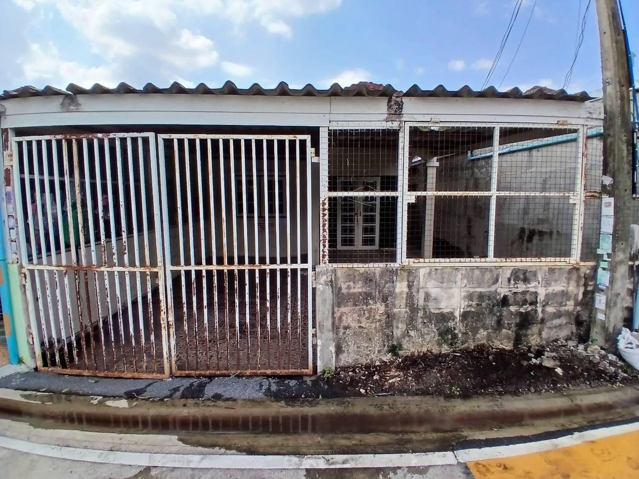 ทรัพย์สถาบันโดย GHB บ้านแฝด ธัญญาพร 1