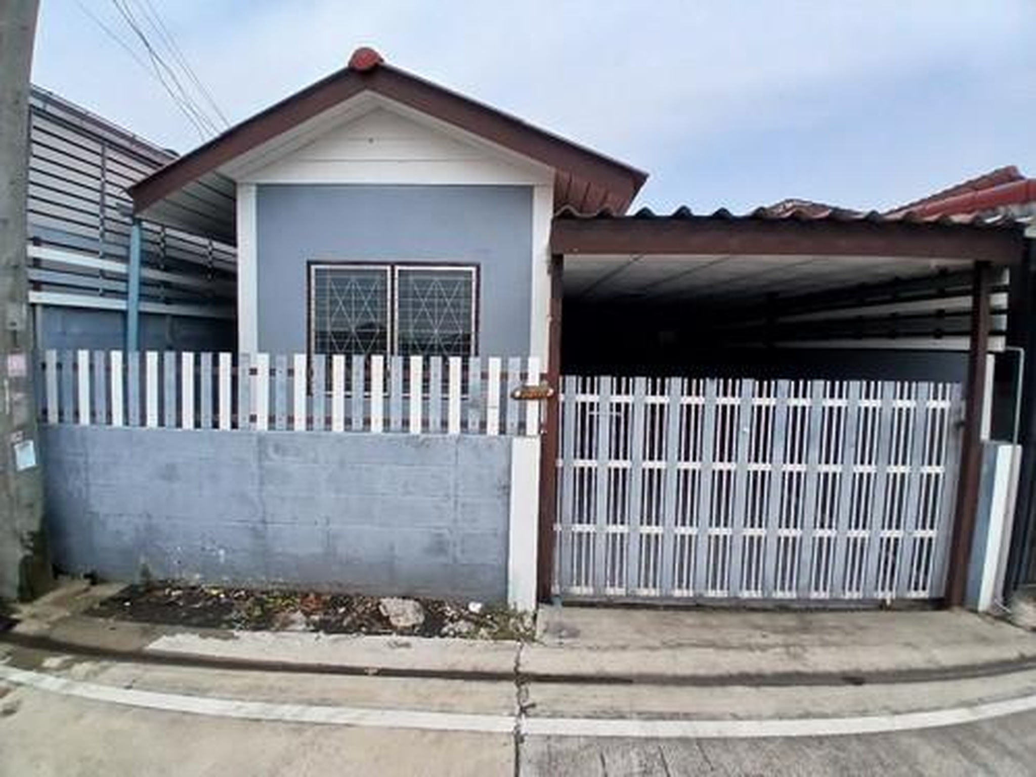 ทรัพย์สถาบันโดย GHB บ้านแฝด ธัญญาพร 1