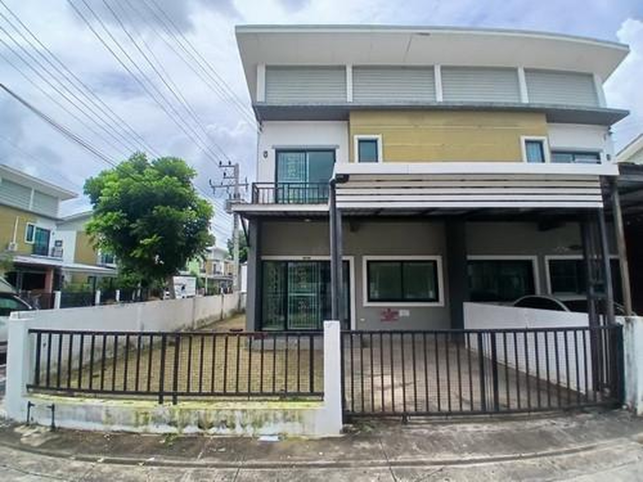 ทรัพย์สถาบันโดย GHB บ้านแฝด บ้านทรัพย์ธานี 5 รังสิต คลอง 9 (Baan Supthanee 5 Rangsit Khlong 9)