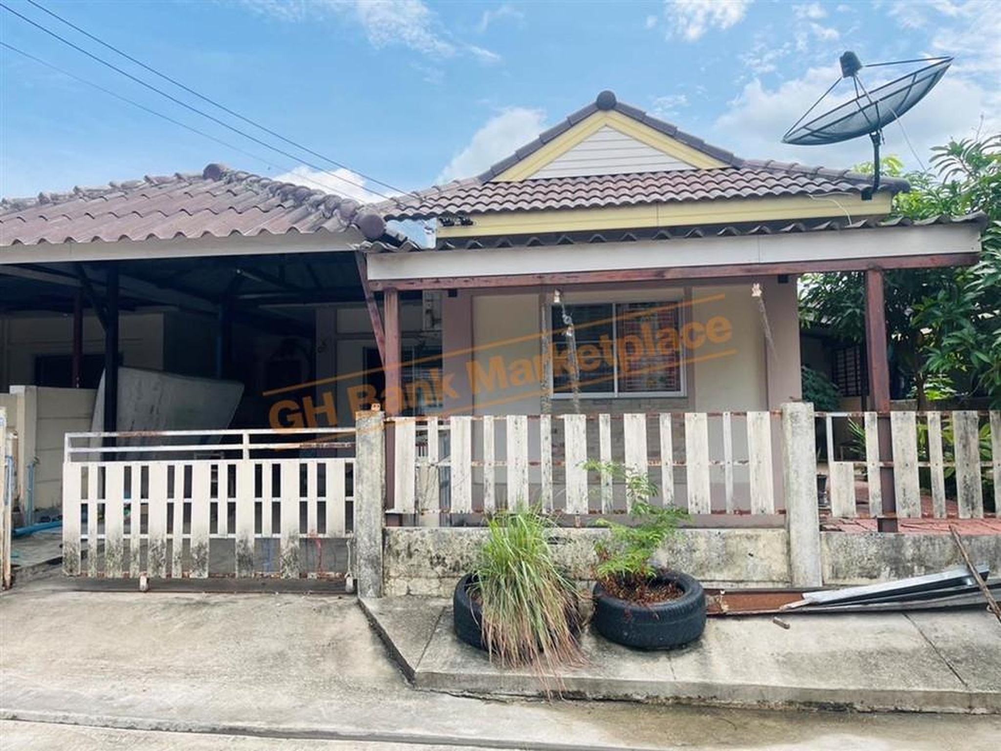 ทรัพย์สถาบันโดย GHB บ้านแฝด หมู่บ้านธนาวัลย์เพลส
