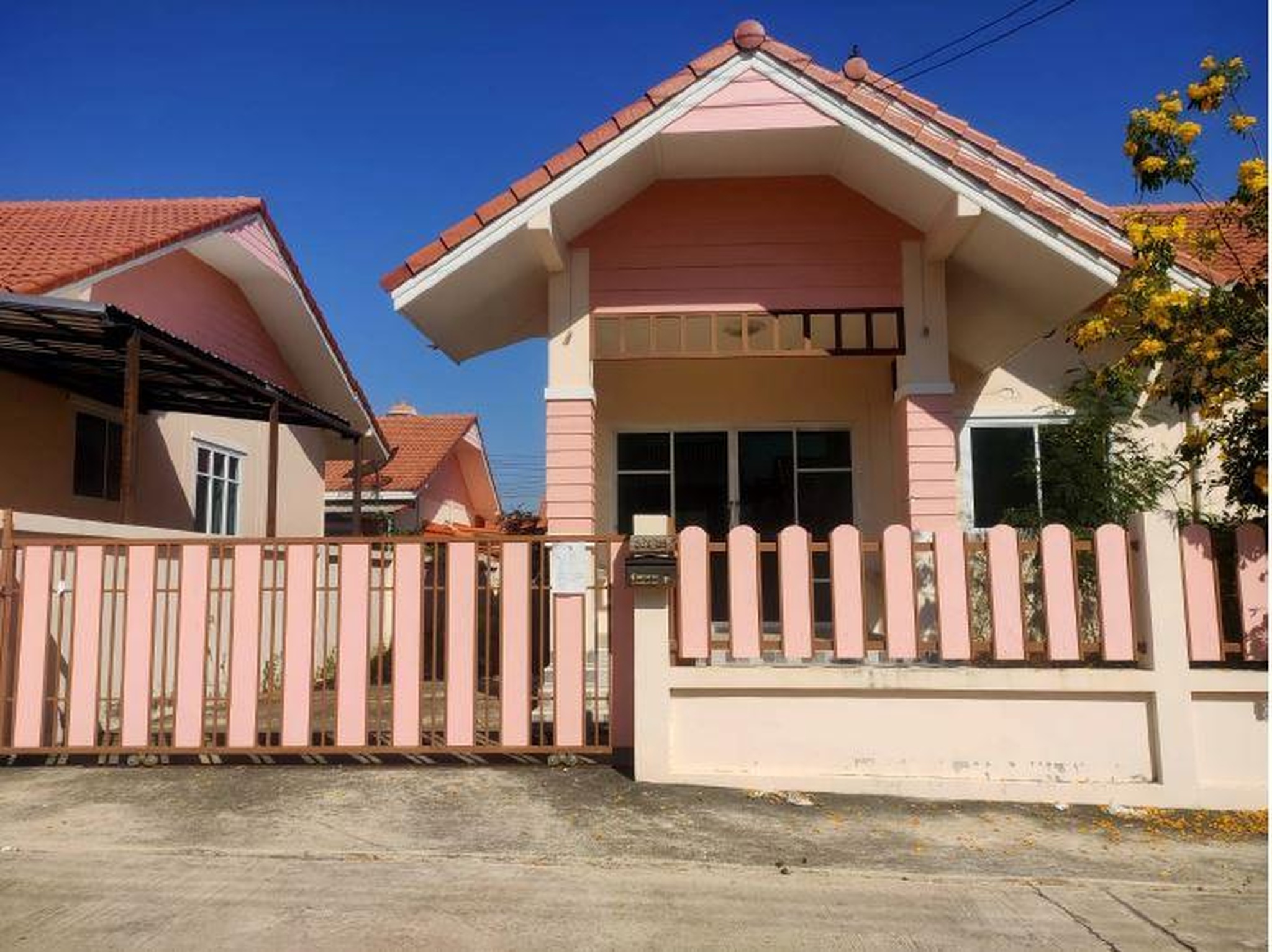 ทรัพย์สถาบันโดย GHB บ้านแฝด แสงตะวัน