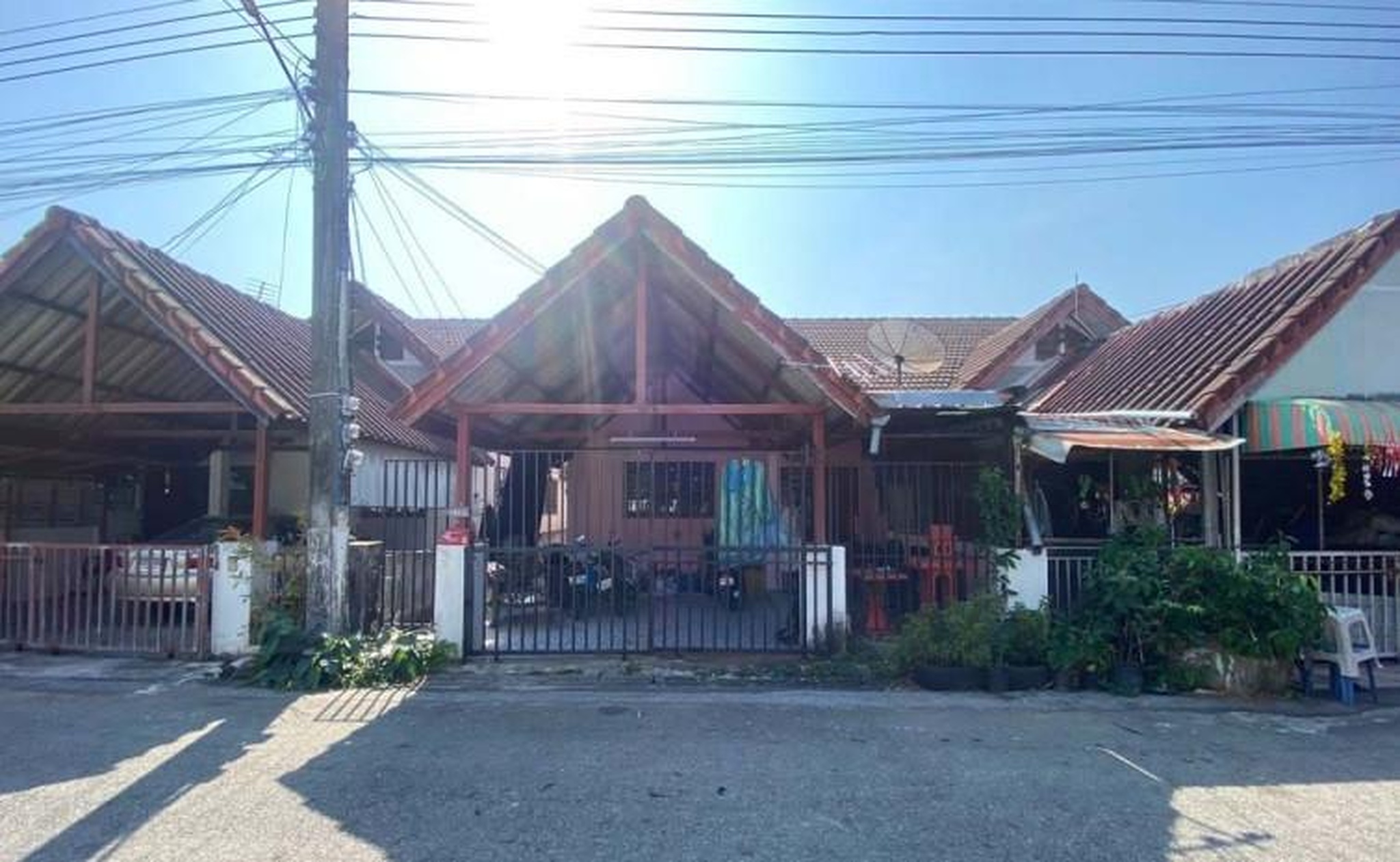 ทรัพย์สถาบันโดย GHB บ้านแฝด บ่อหิน วิลล่า