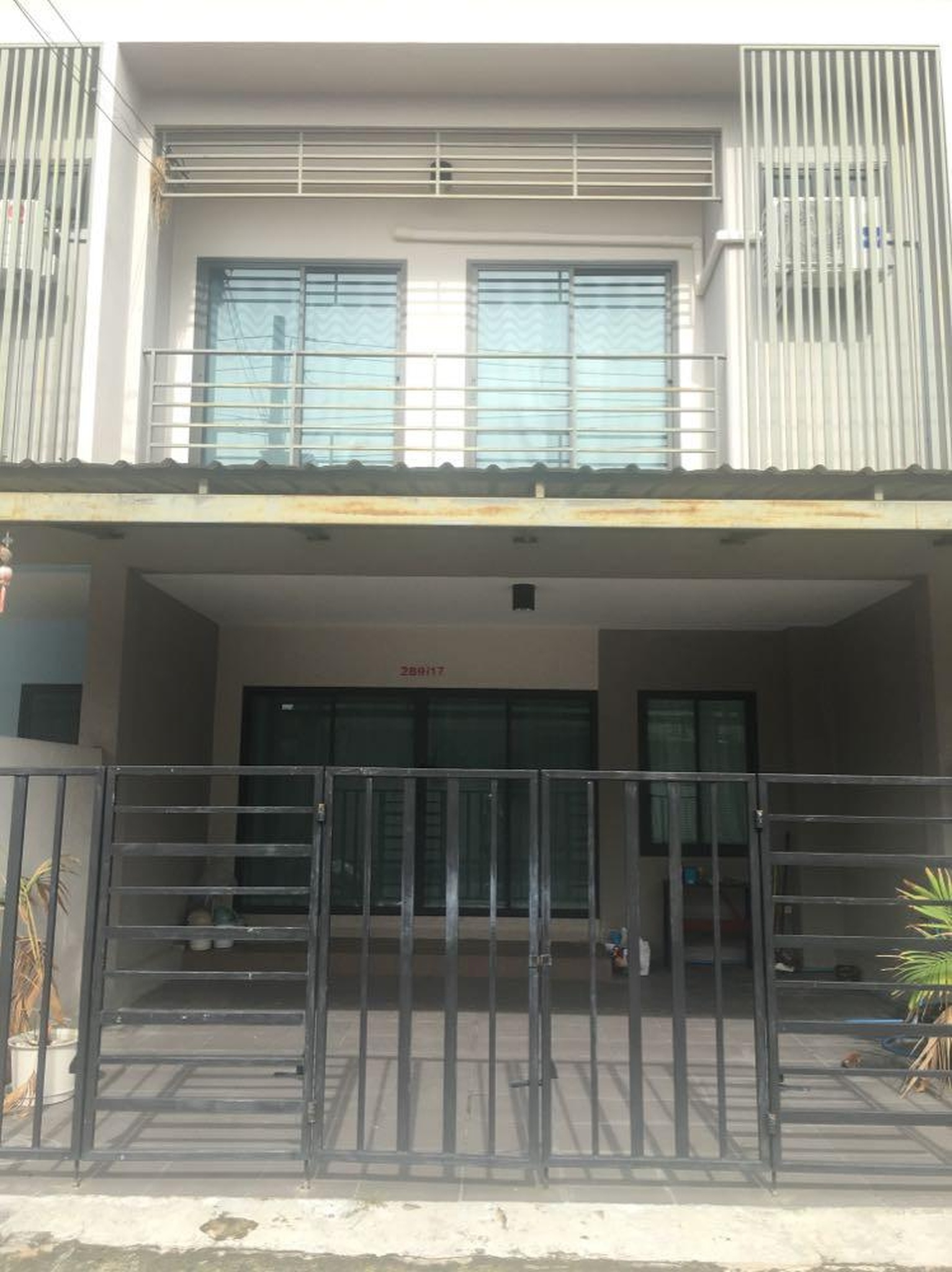 ทรัพย์สถาบันโดย GHB ทาวน์เฮาส์ รัชธานี 11 (รังสิต-ธัญบุรี) (Baan Ratchatanee 11 Rangsit-Thanyaburi)