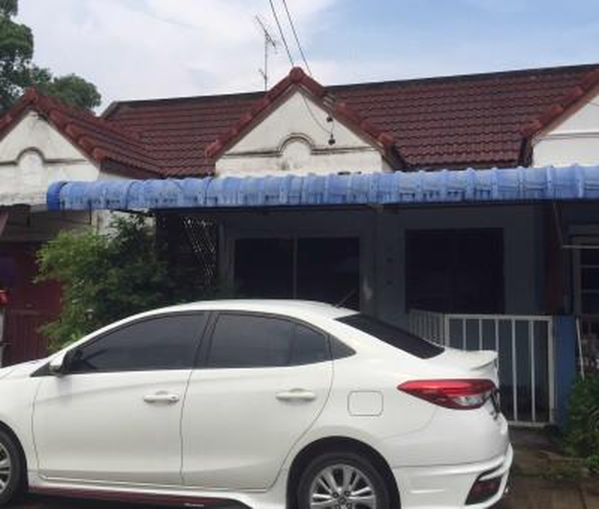 ทรัพย์สถาบันโดย GHB ทาวน์เฮาส์ ชลธิชา