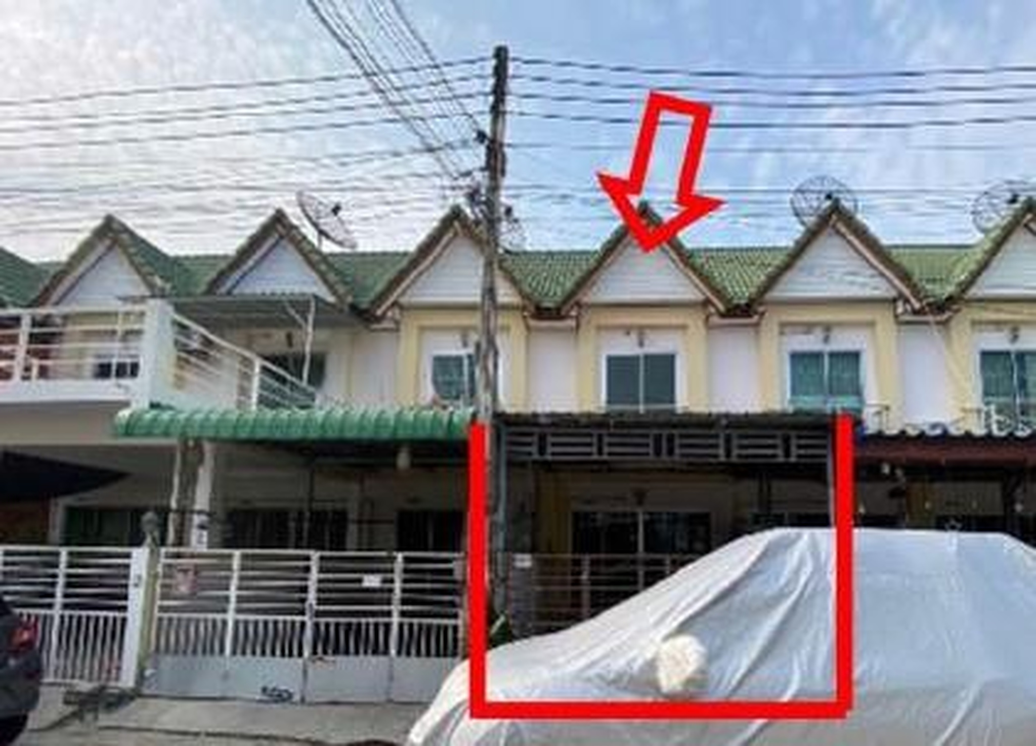 ทรัพย์สถาบันโดย GHB ทาวน์เฮาส์ พรเทพการ์เด้นโฮม 7