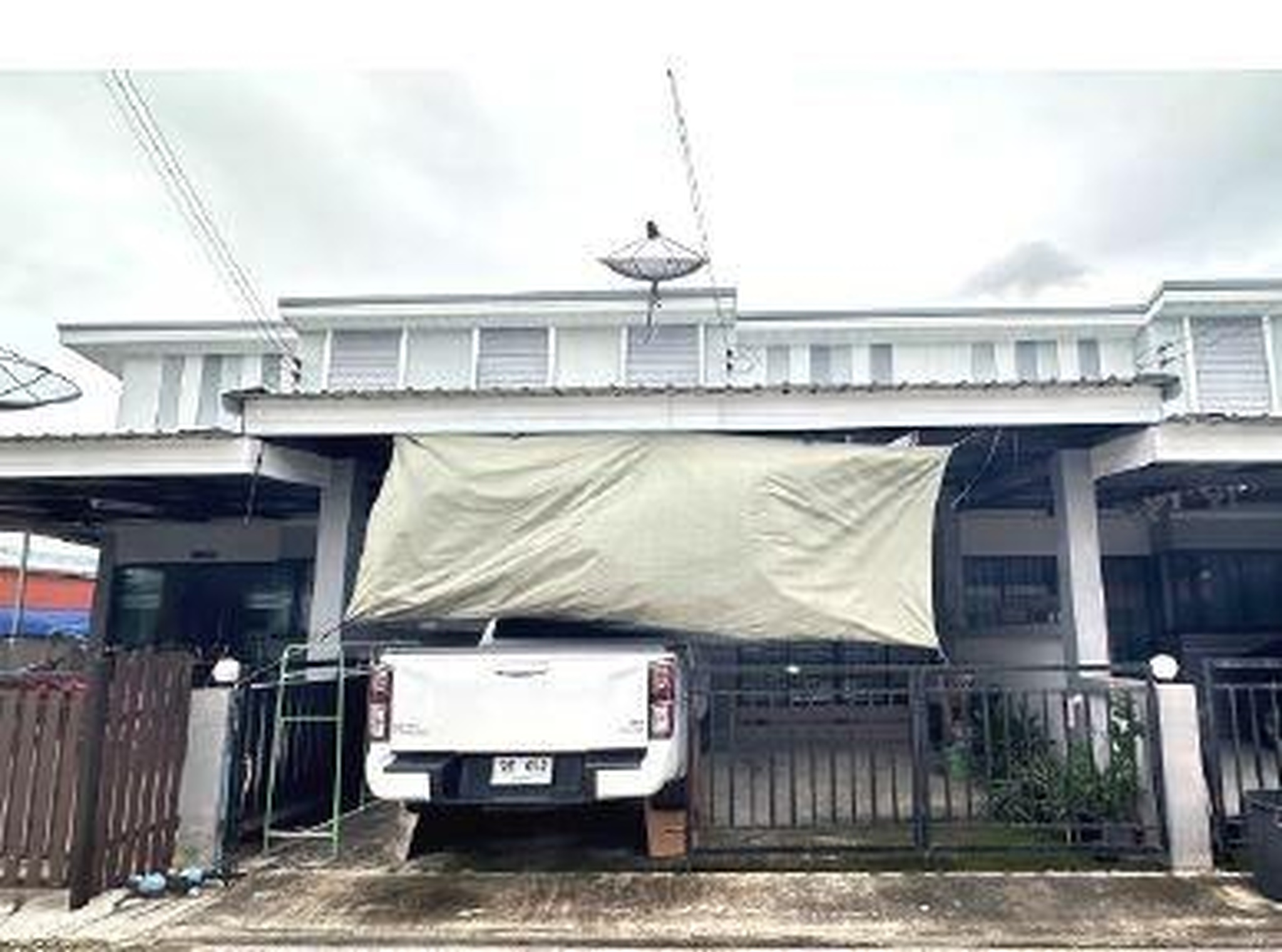 ทรัพย์สถาบันโดย GHB ทาวน์เฮาส์ โมเดิร์นอาร์ท
