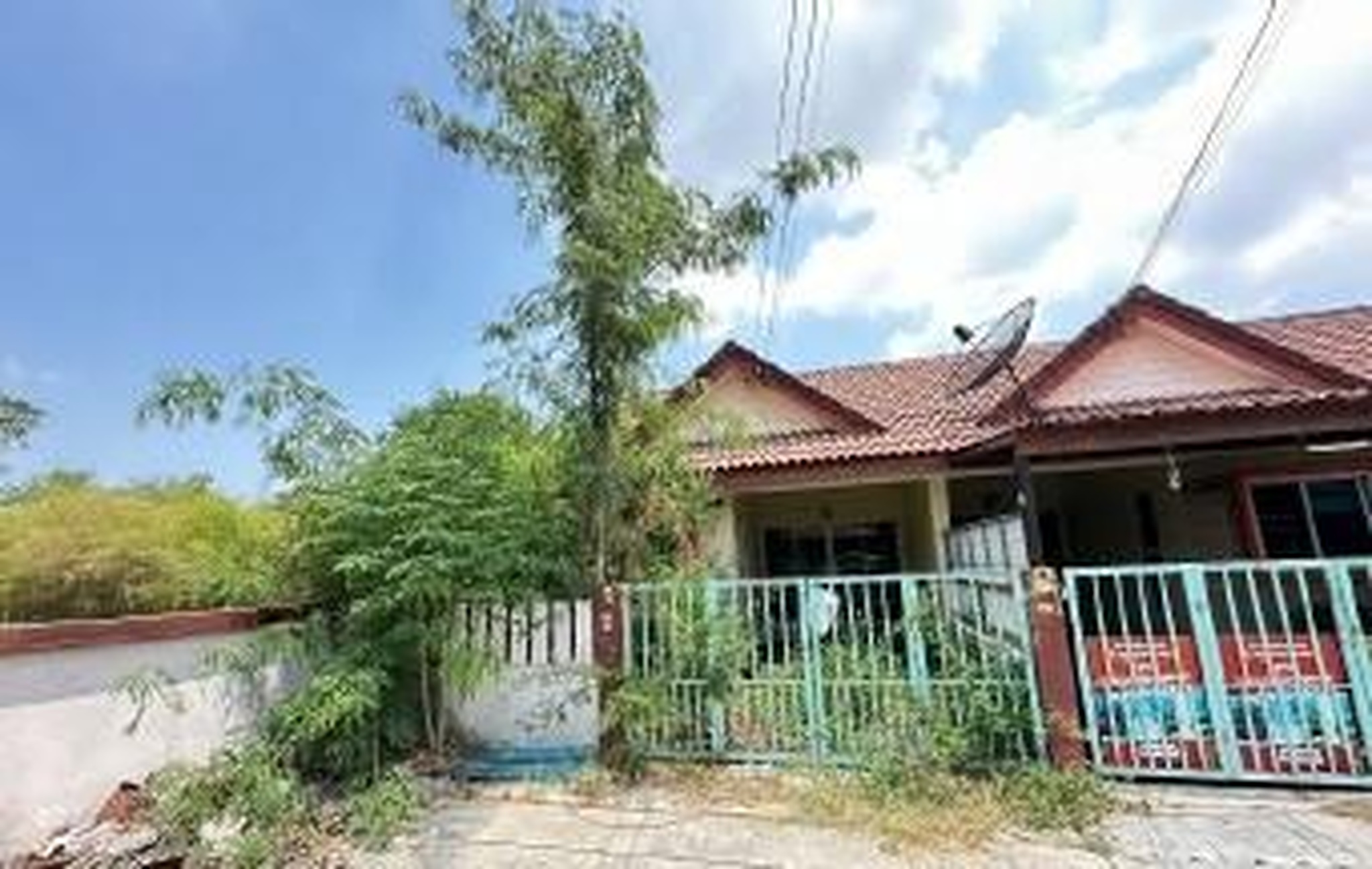 ทรัพย์สถาบันโดย GHB ทาวน์เฮาส์ สินเจริญแลนด์