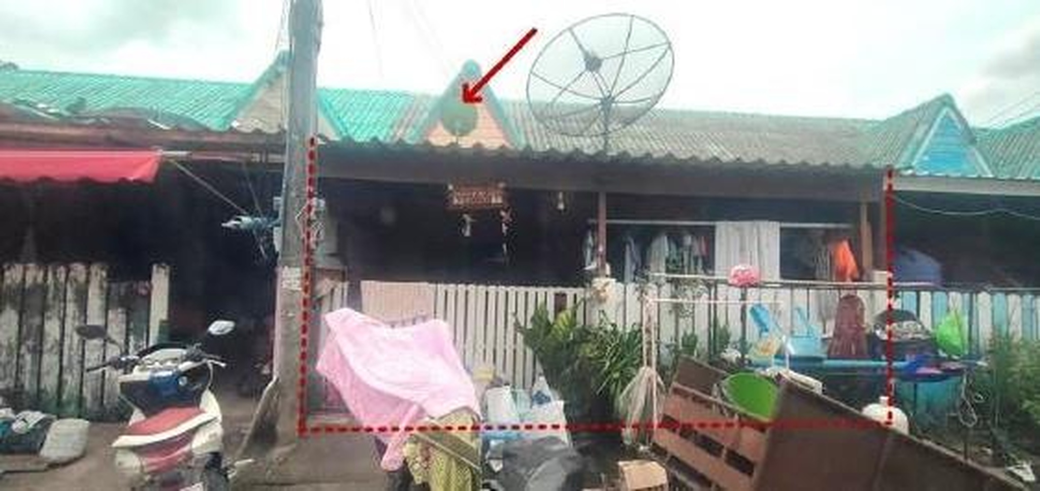 ทรัพย์สถาบันโดย GHB ทาวน์เฮาส์ เรือนแก้ว