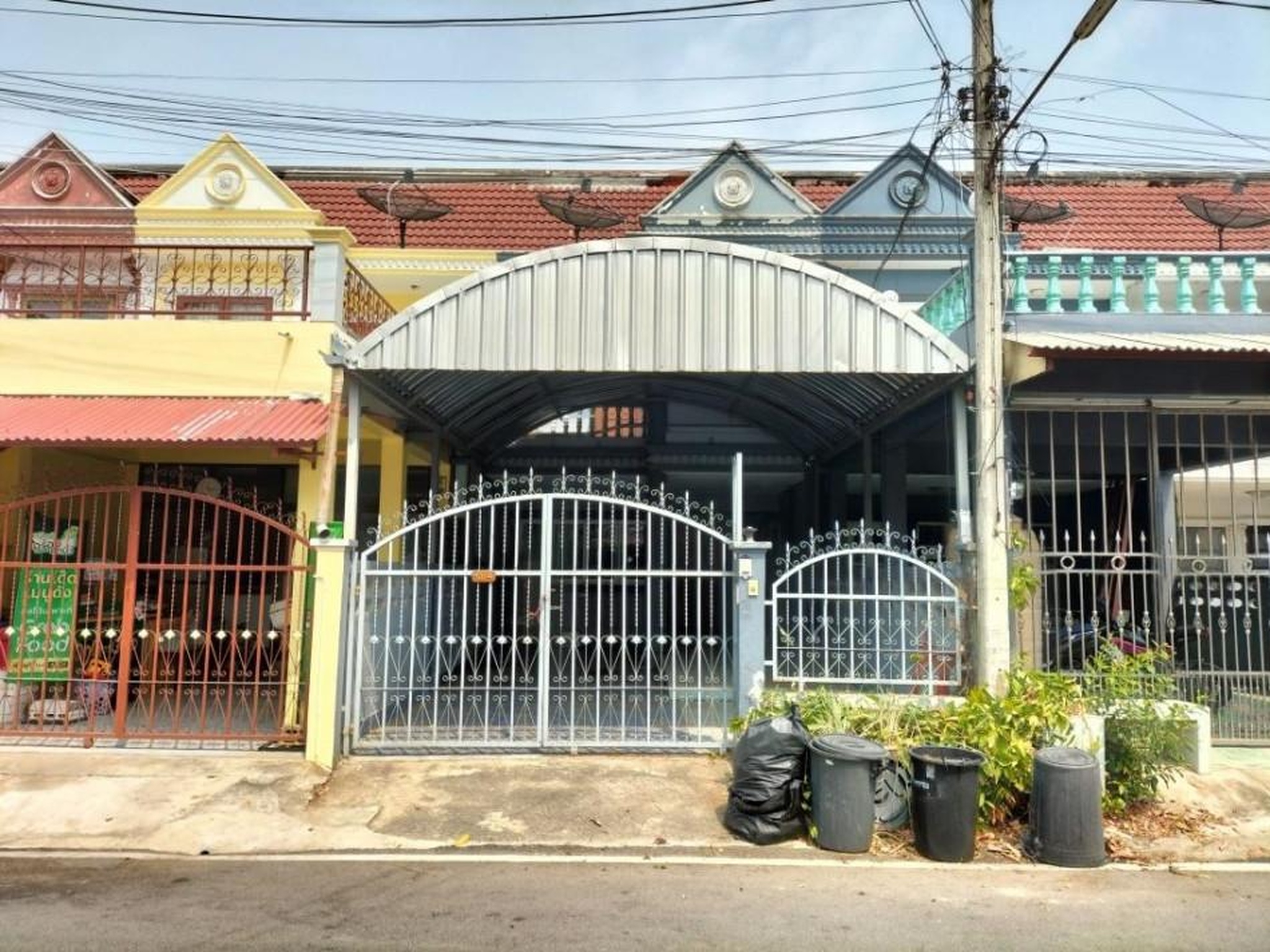ทรัพย์สถาบันโดย GHB ทาวน์เฮาส์ เทพพานิช