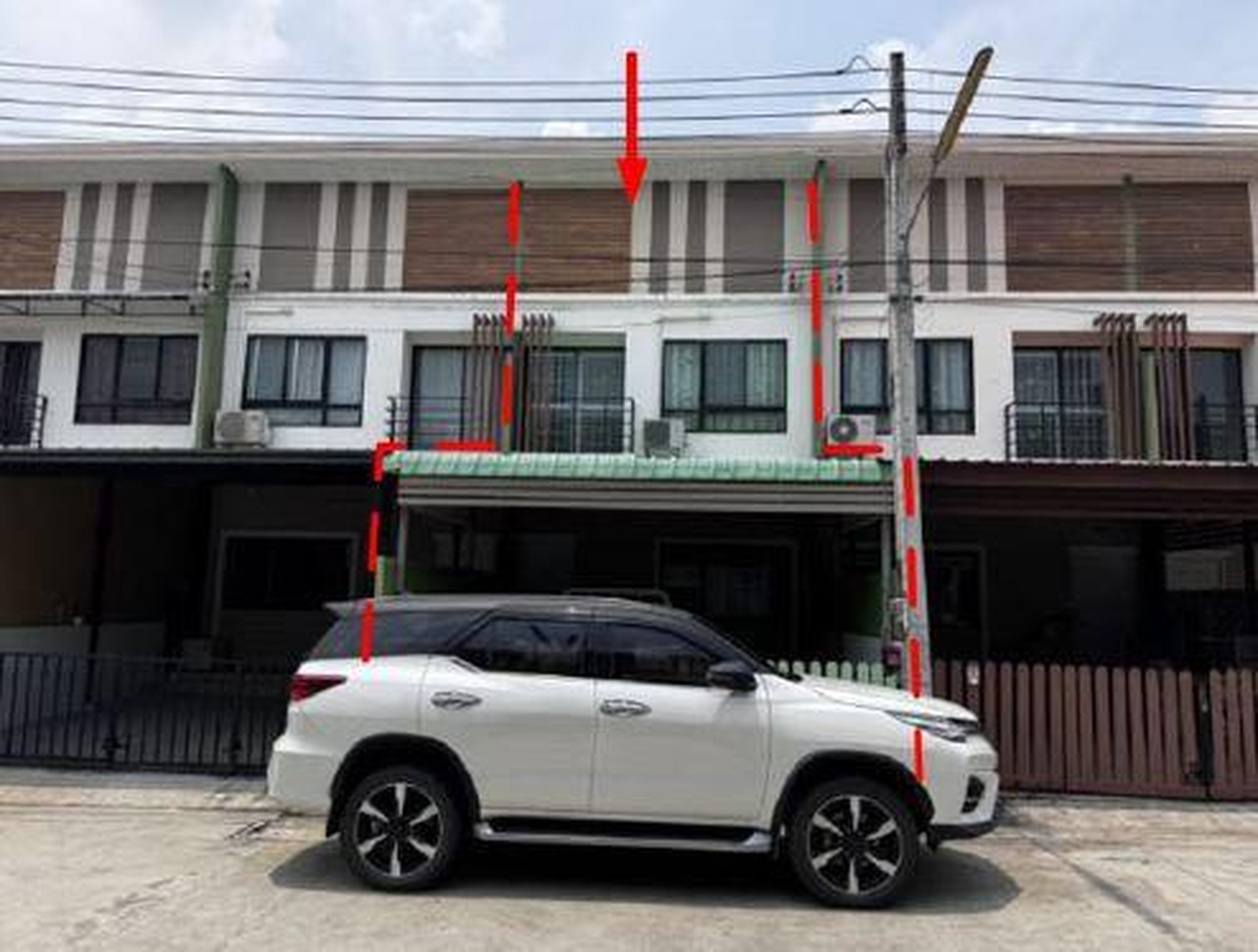 ทรัพย์สถาบันโดย GHB ทาวน์เฮาส์ เอสซี วิลเลจ ปลวกแดง-วังตาผิน 3 (SC Village Pluak Daeng-Wang Ta Phin 3)