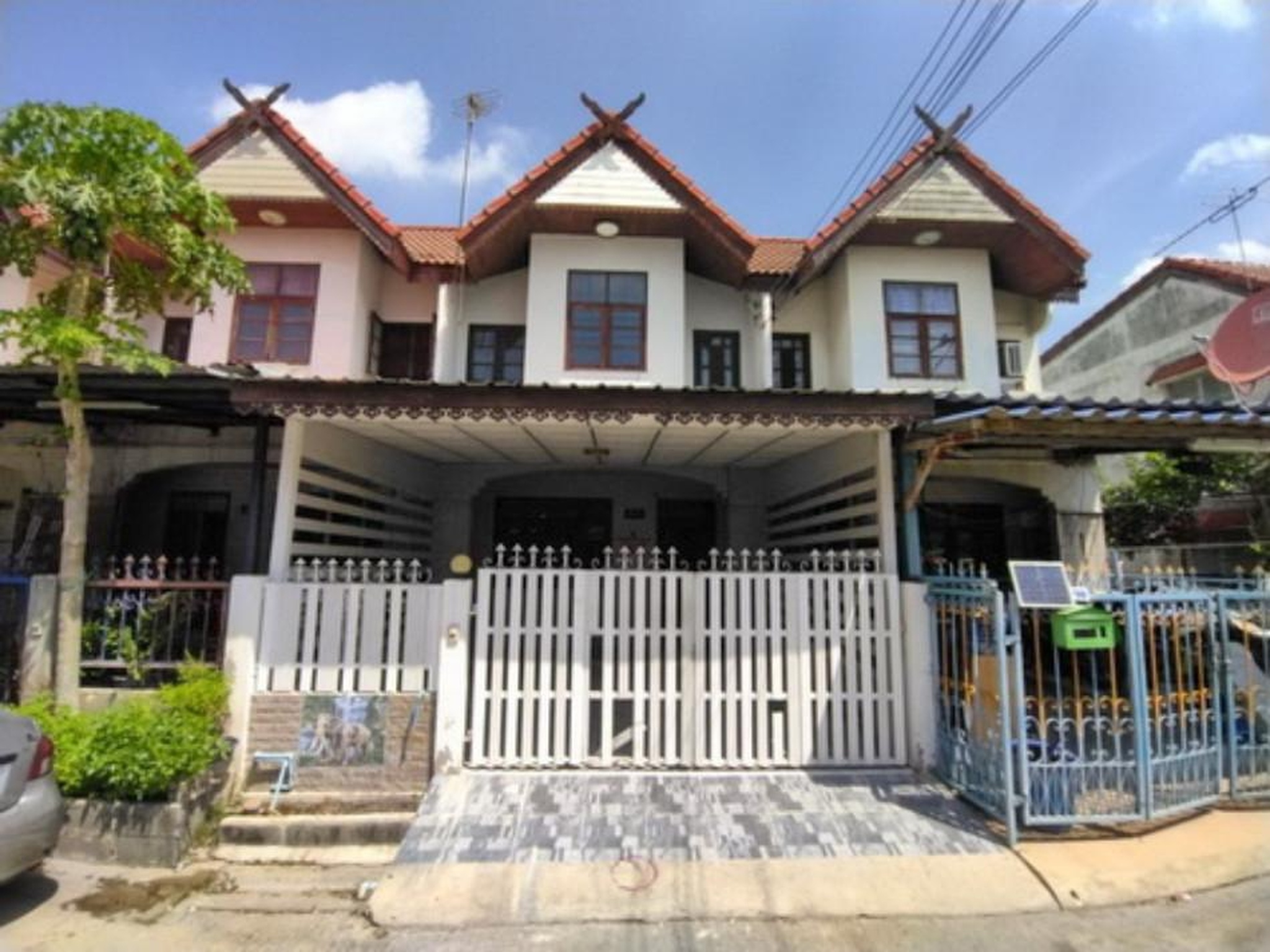 ทรัพย์สถาบันโดย GHB ทาวน์เฮาส์ กานต์การ์เด้นวิลล่า