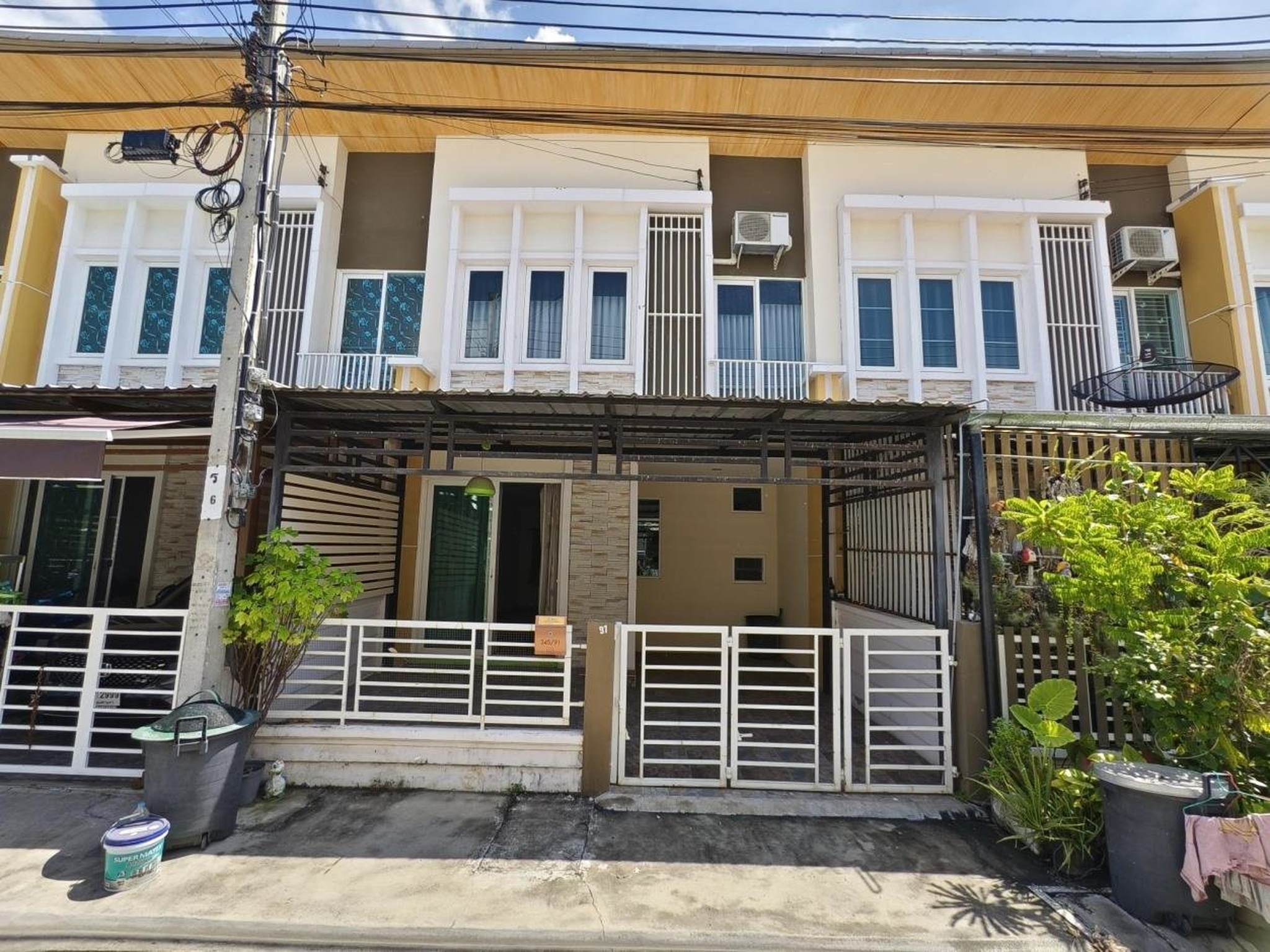 ทรัพย์สถาบันโดย SCB ทาวน์เฮาส์ โกลเด้น ทาวน์ สุขสวัสดิ์-พุทธบูชา (Golden Town Suksawat-Phutthabucha)