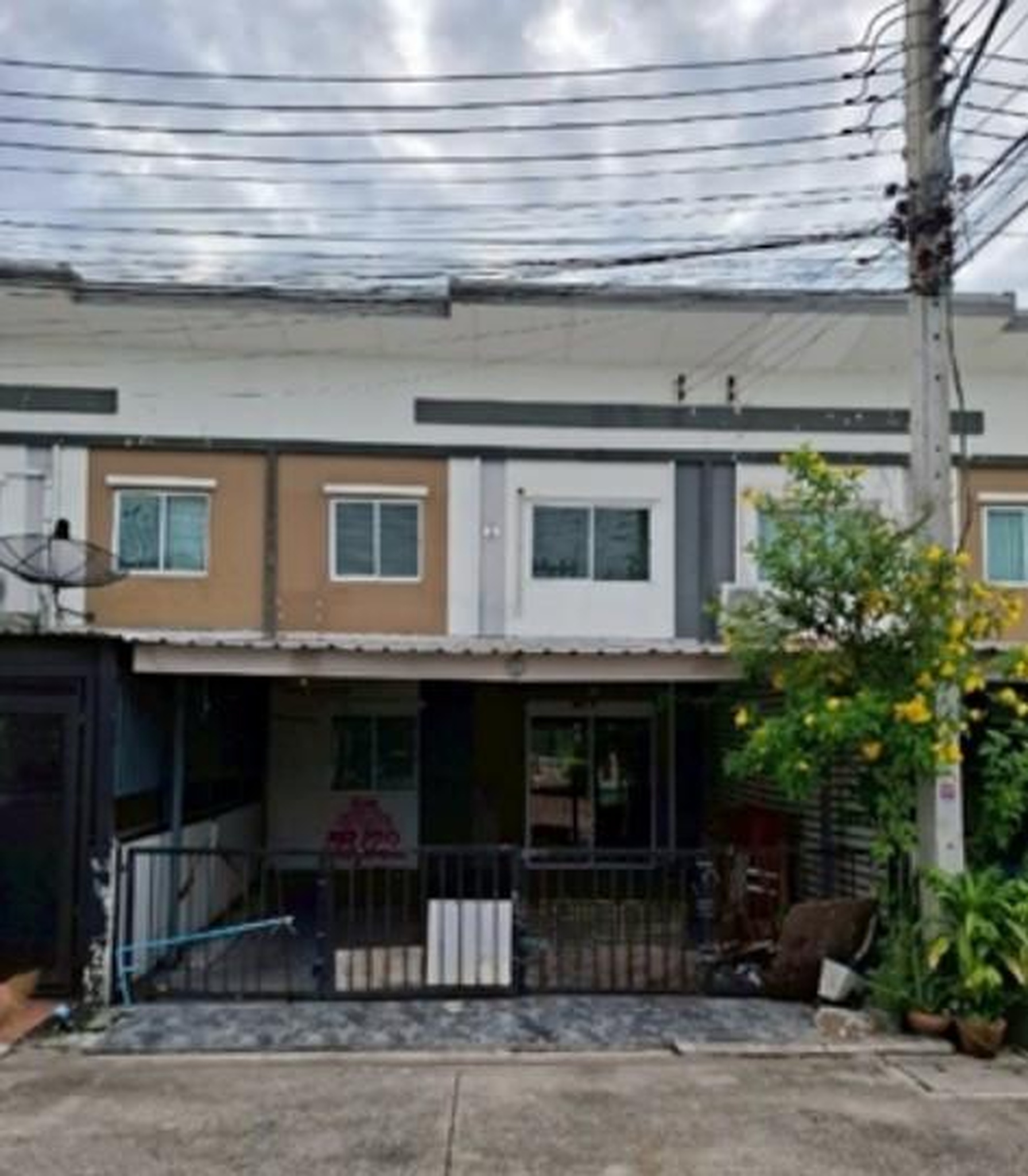 ทรัพย์สถาบันโดย GHB ทาวน์เฮาส์ ไลโอ บลิสซ์ ลำลูกกา-คลอง 2 (Lio Bliss Lamlukka-Klong 2)