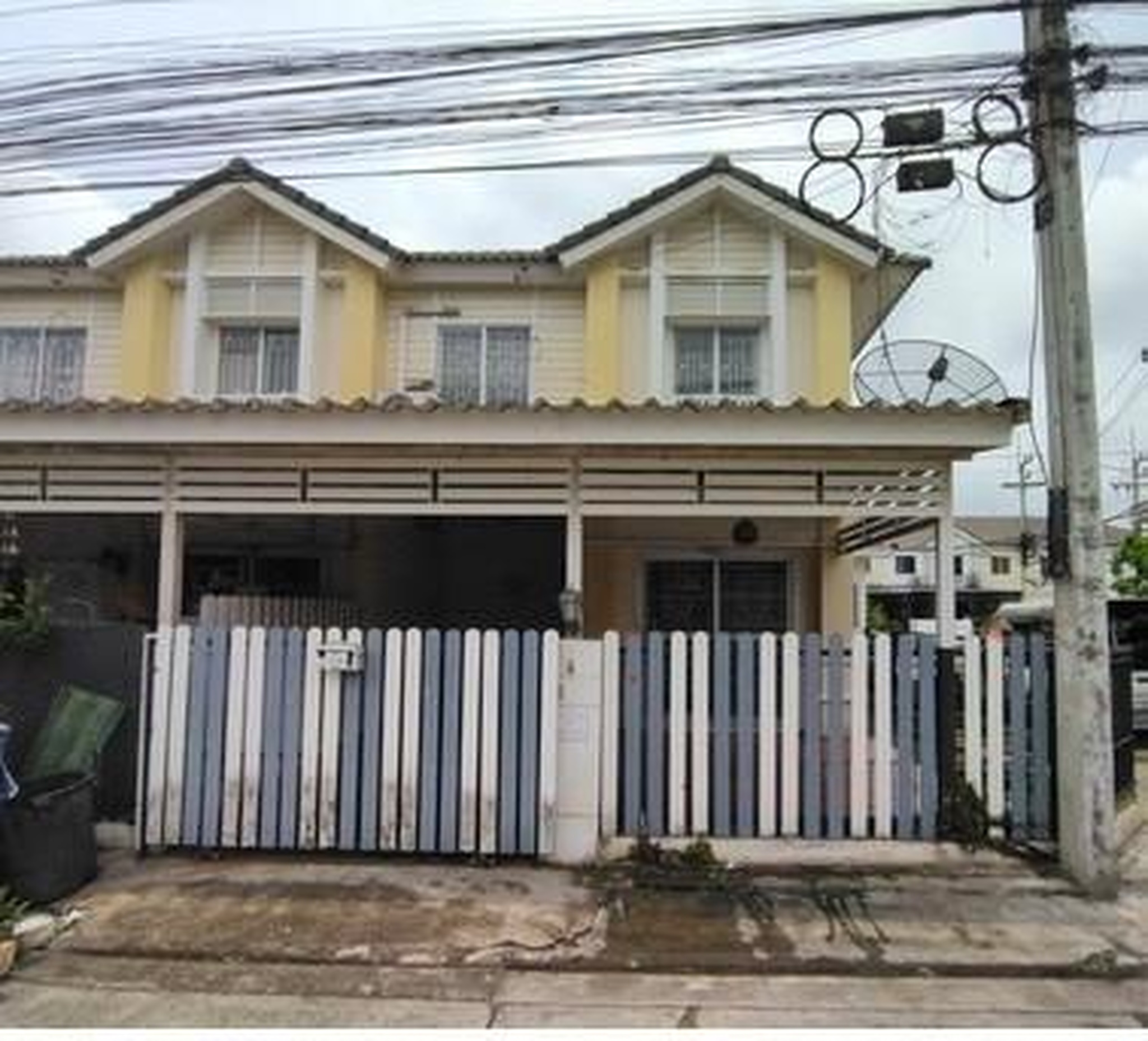ทรัพย์สถาบันโดย GHB ทาวน์เฮาส์ พฤกษาวิลล์ 46/1 รังสิต-คลองสาม (Pruksa Ville 46/1 Rangsit-Klong 3)