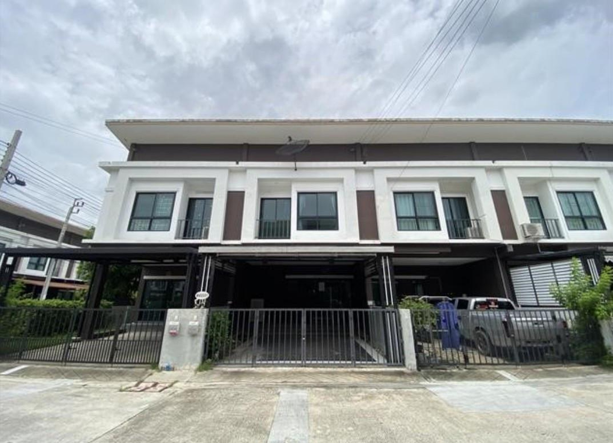 ทรัพย์สถาบันโดย GHB ทาวน์เฮาส์ ธัญดา พลัส วงแหวน-เทพารักษ์ (Thanyada Plus Wongwaen-Teparak)
