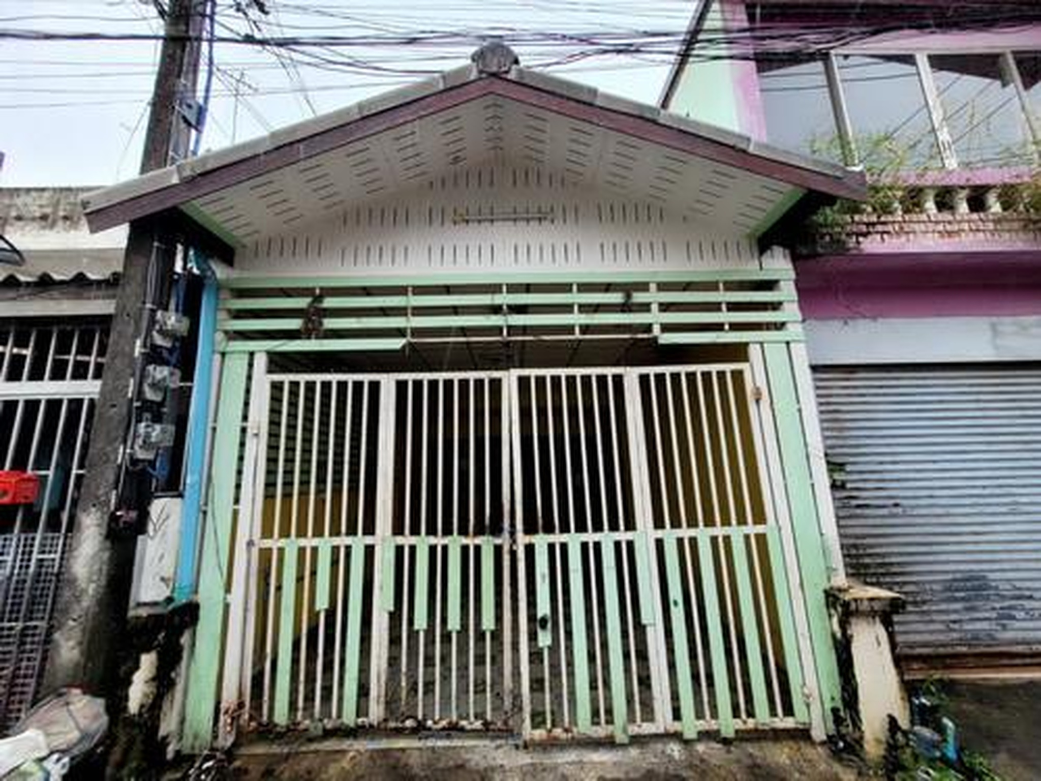ทรัพย์สถาบันโดย GHB ทาวน์เฮาส์ เปรมปรีดิ์คันทรีโฮม