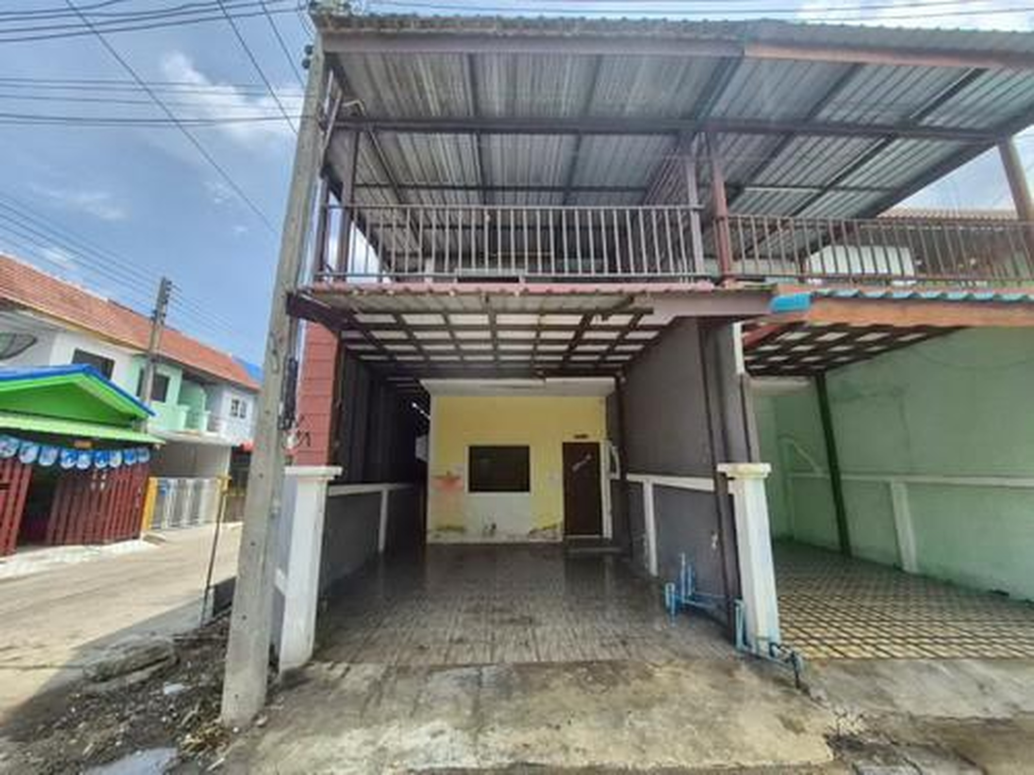 ทรัพย์สถาบันโดย GHB ทาวน์เฮาส์ ฉัตรไพลิน ลาดหลุมแก้ว (Chatrapailin Latlumkaew)