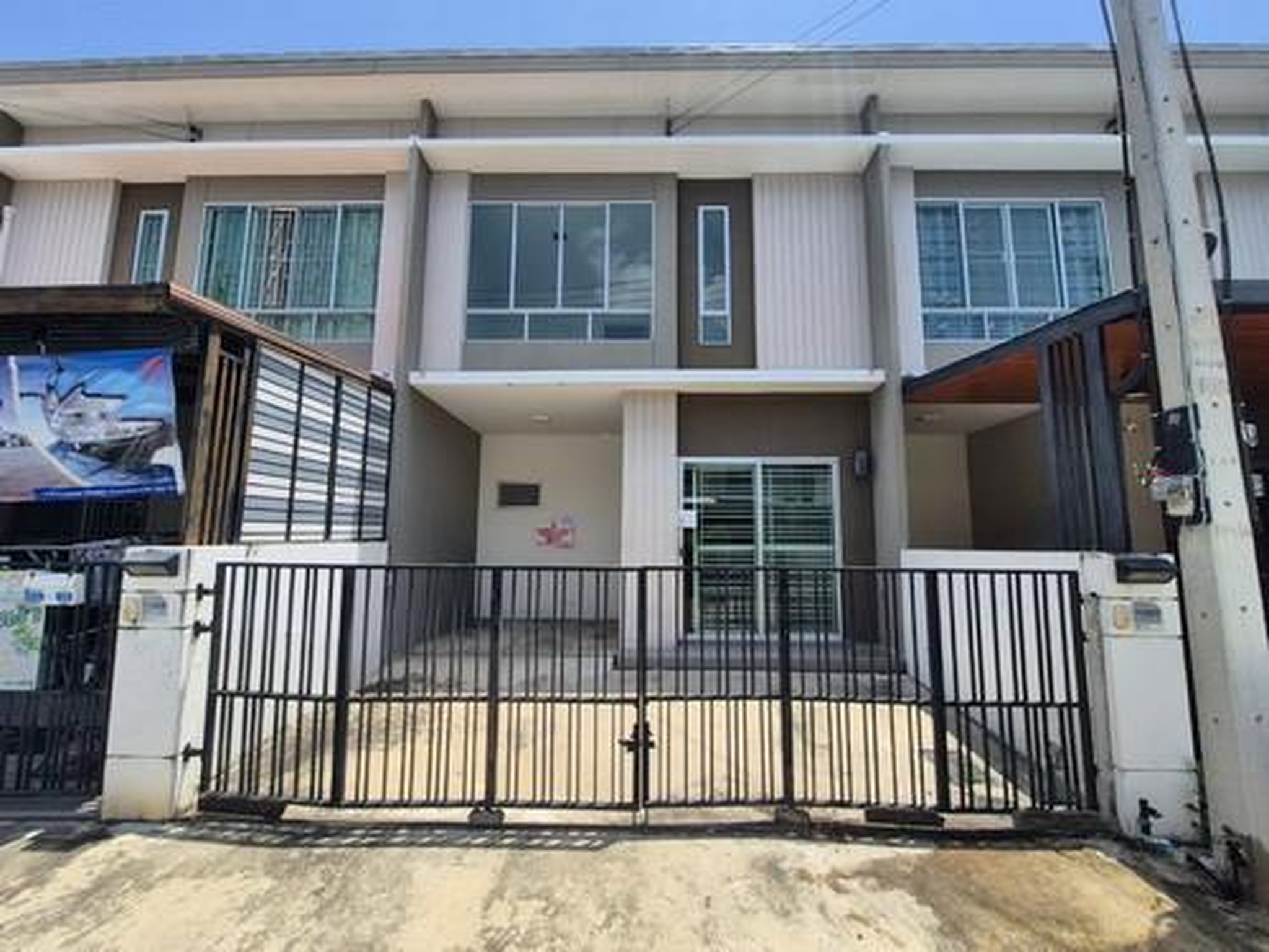 ทรัพย์สถาบันโดย GHB ทาวน์เฮาส์ พฤกษาวิลล์ 100 พหลโยธิน-คลองหลวง (Pruksa Ville 100 Phaholyothin-Klongluang)