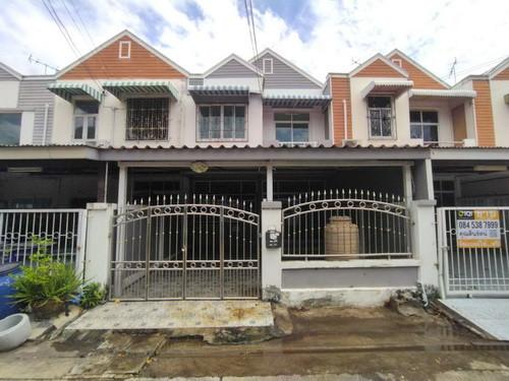 ทรัพย์สถาบันโดย GHB ทาวน์เฮาส์ วรารักษ์ (Baan Wararak Rangsit-Klong Sam)
