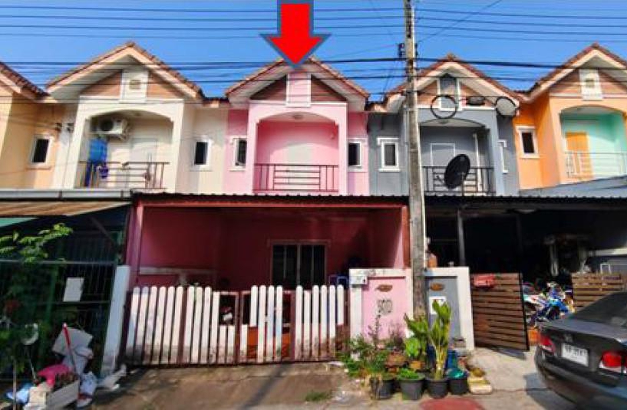 ทรัพย์สถาบันโดย GHB ทาวน์เฮาส์ ปารียา