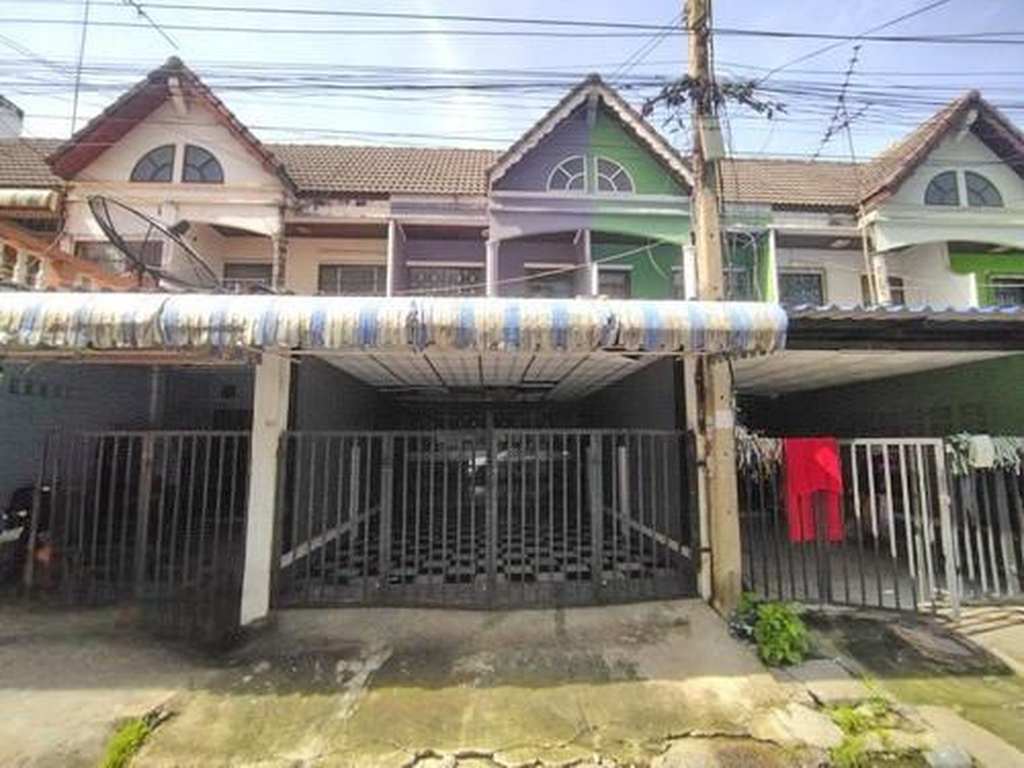 ทรัพย์สถาบันโดย GHB ทาวน์เฮาส์ ไทยธานี