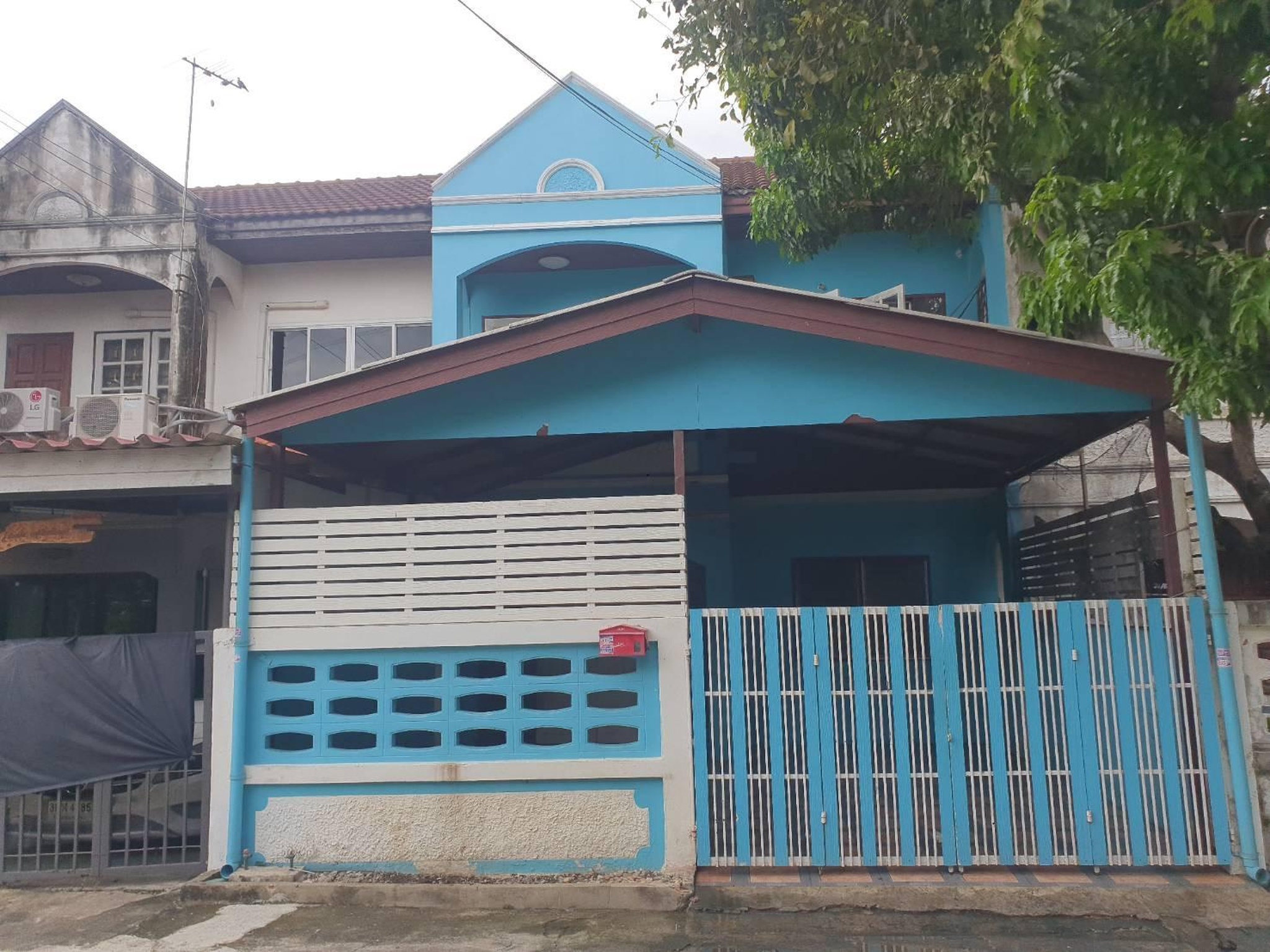ทรัพย์สถาบันโดย GHB ทาวน์เฮาส์ กิตติยารักษ์ 4 (Nakornthong Park View 2)