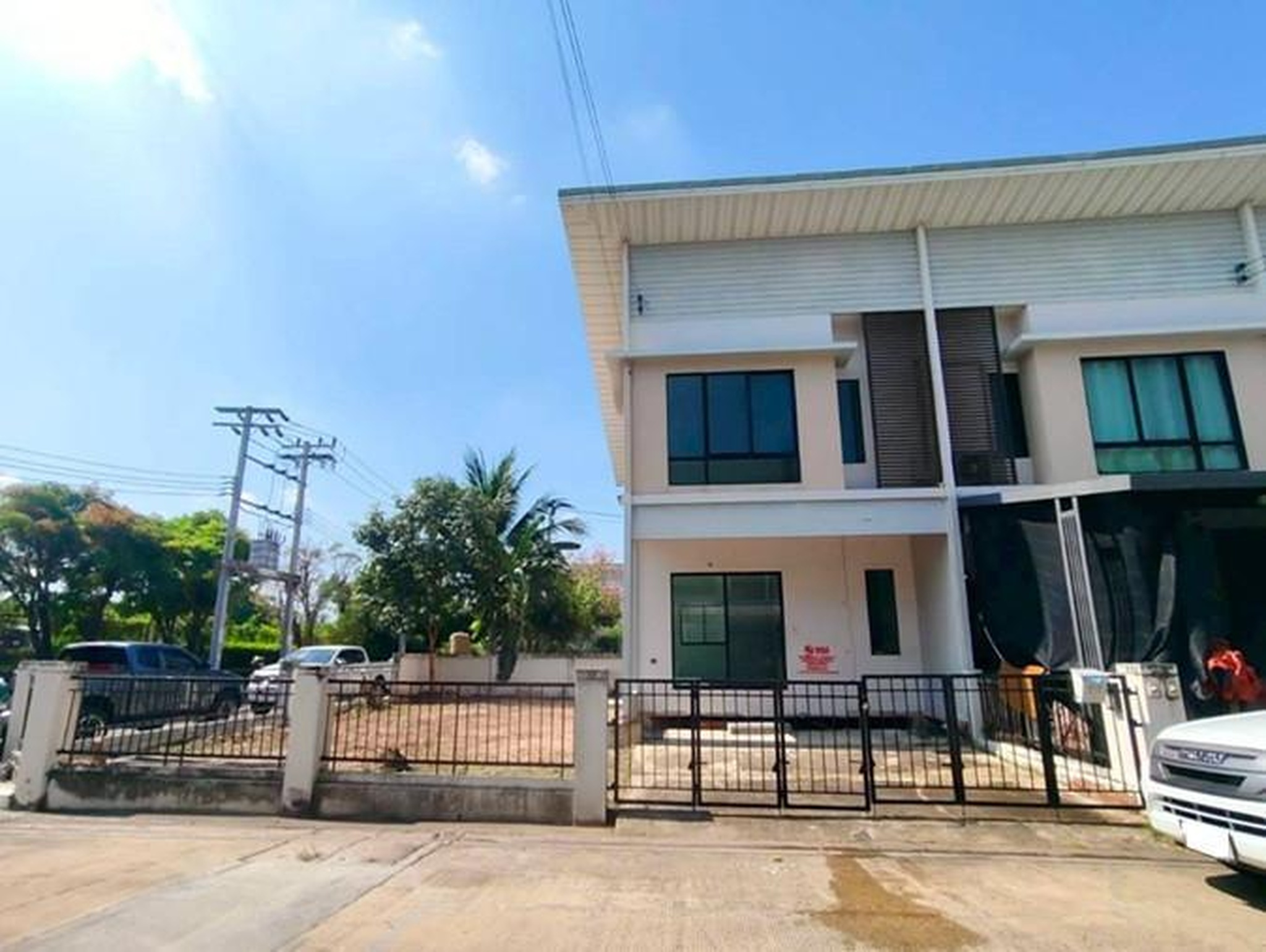 ทรัพย์สถาบันโดย GHB ทาวน์เฮาส์ โมดิวิลล่าชัยพฤกษ์