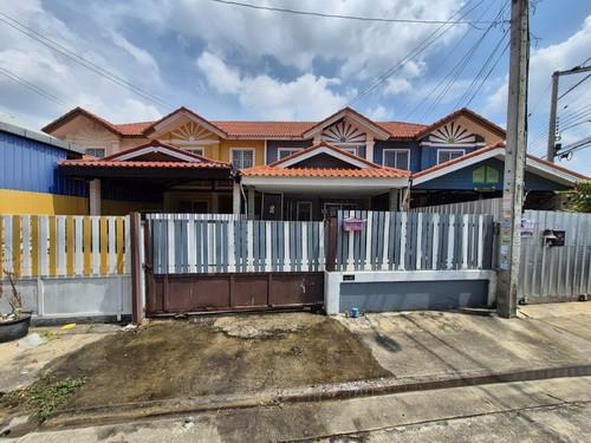 ทรัพย์สถาบันโดย GHB ทาวน์เฮาส์ พฤกษา 41 (Baan Pruksa 41 Bang Yai)