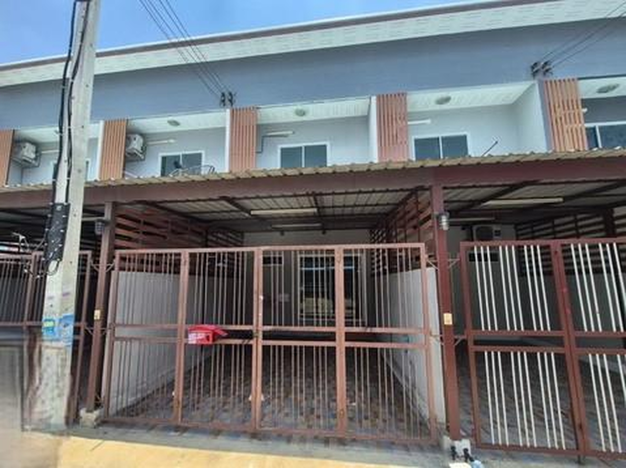 ทรัพย์สถาบันโดย GHB ทาวน์เฮาส์ ฉัตรไพลิน ลาดหลุมแก้ว (Chatrapailin Latlumkaew)