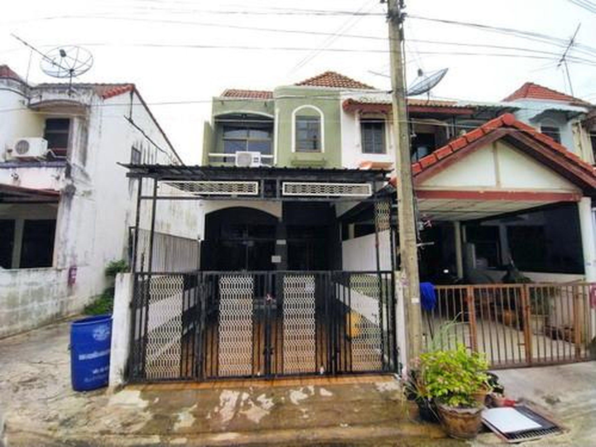 ทรัพย์สถาบันโดย GHB ทาวน์เฮาส์ ประดู่แดง