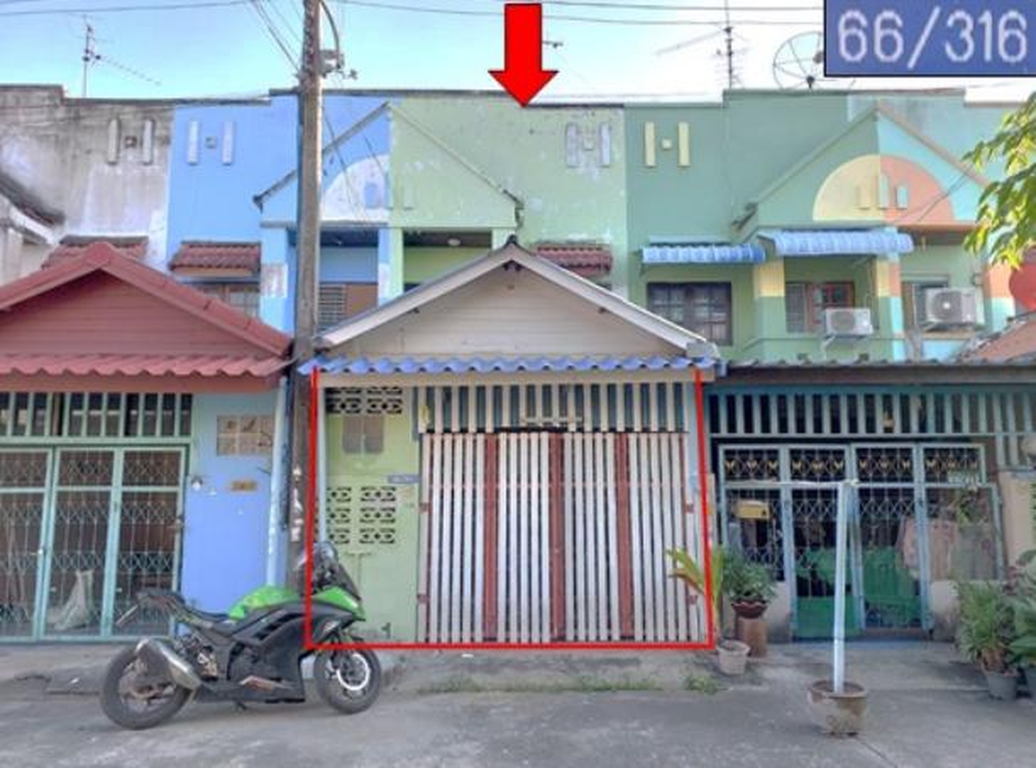 ทรัพย์สถาบันโดย GHB ทาวน์เฮาส์ แสงตะวัน
