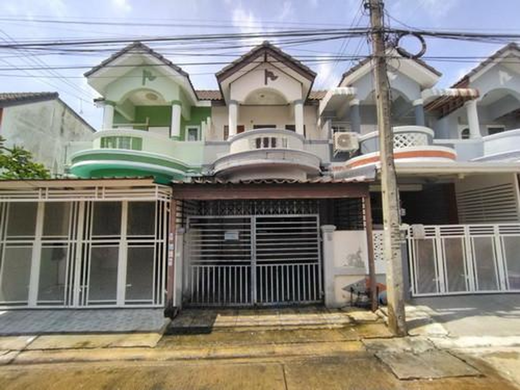 ทรัพย์สถาบันโดย GHB ทาวน์เฮาส์ พรทวีวัฒน์ 1