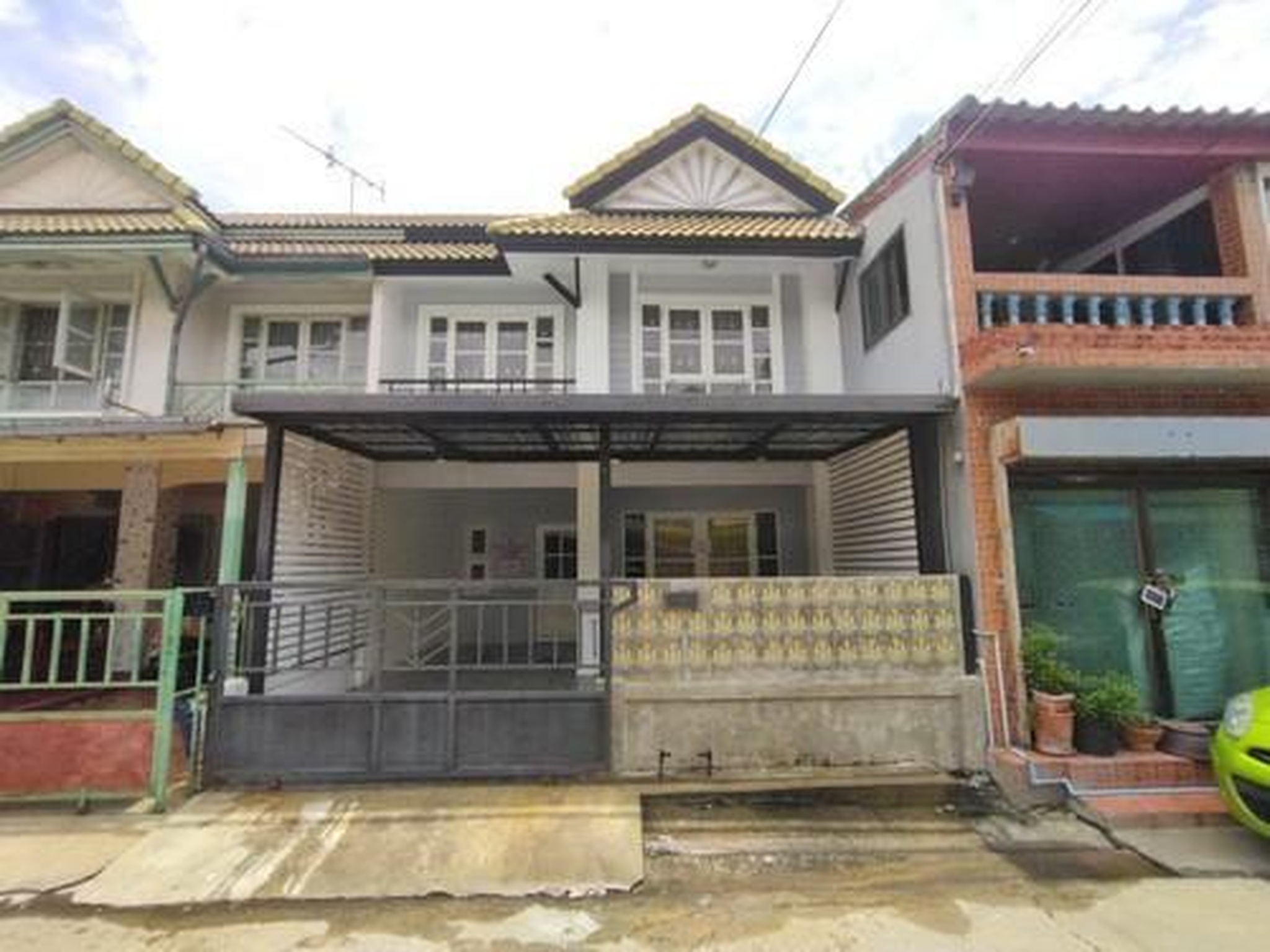ทรัพย์สถาบันโดย GHB ทาวน์เฮาส์ บ้านพฤกษา 13 คลองสาม (Baan Pruksa 13 Klong Sam)
