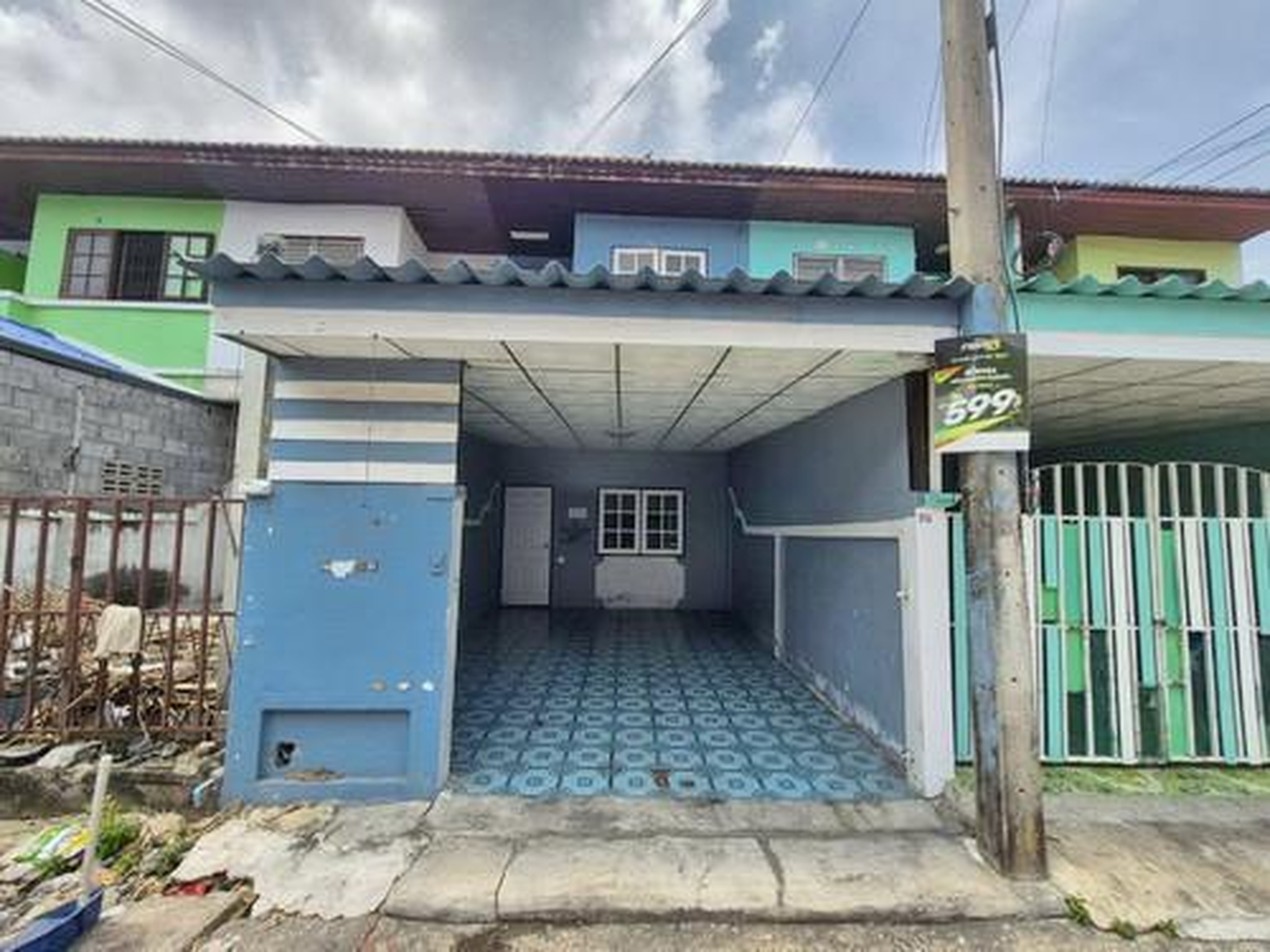 ทรัพย์สถาบันโดย GHB ทาวน์เฮาส์ ฉัตรไพลิน ลาดหลุมแก้ว (Chatrapailin Latlumkaew)