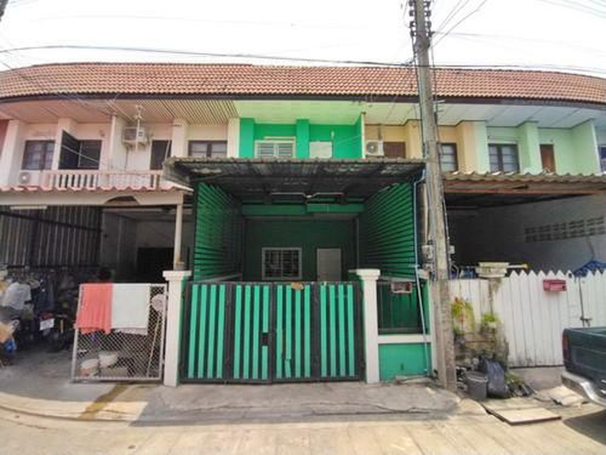 ทรัพย์สถาบันโดย GHB ทาวน์เฮาส์ จุฑาภัทร