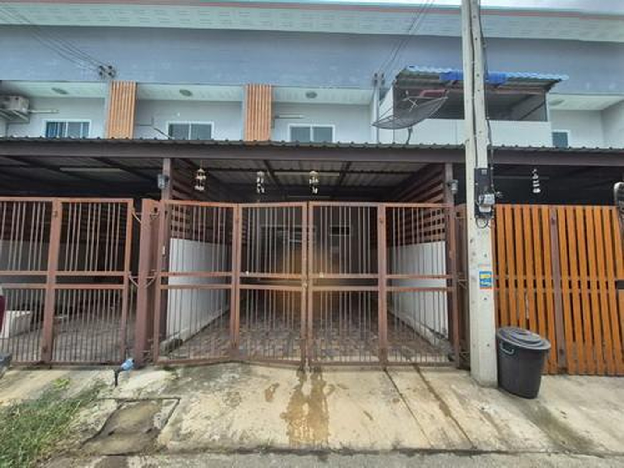 ทรัพย์สถาบันโดย GHB ทาวน์เฮาส์ ฉัตรไพลิน ลาดหลุมแก้ว (Chatrapailin Latlumkaew)