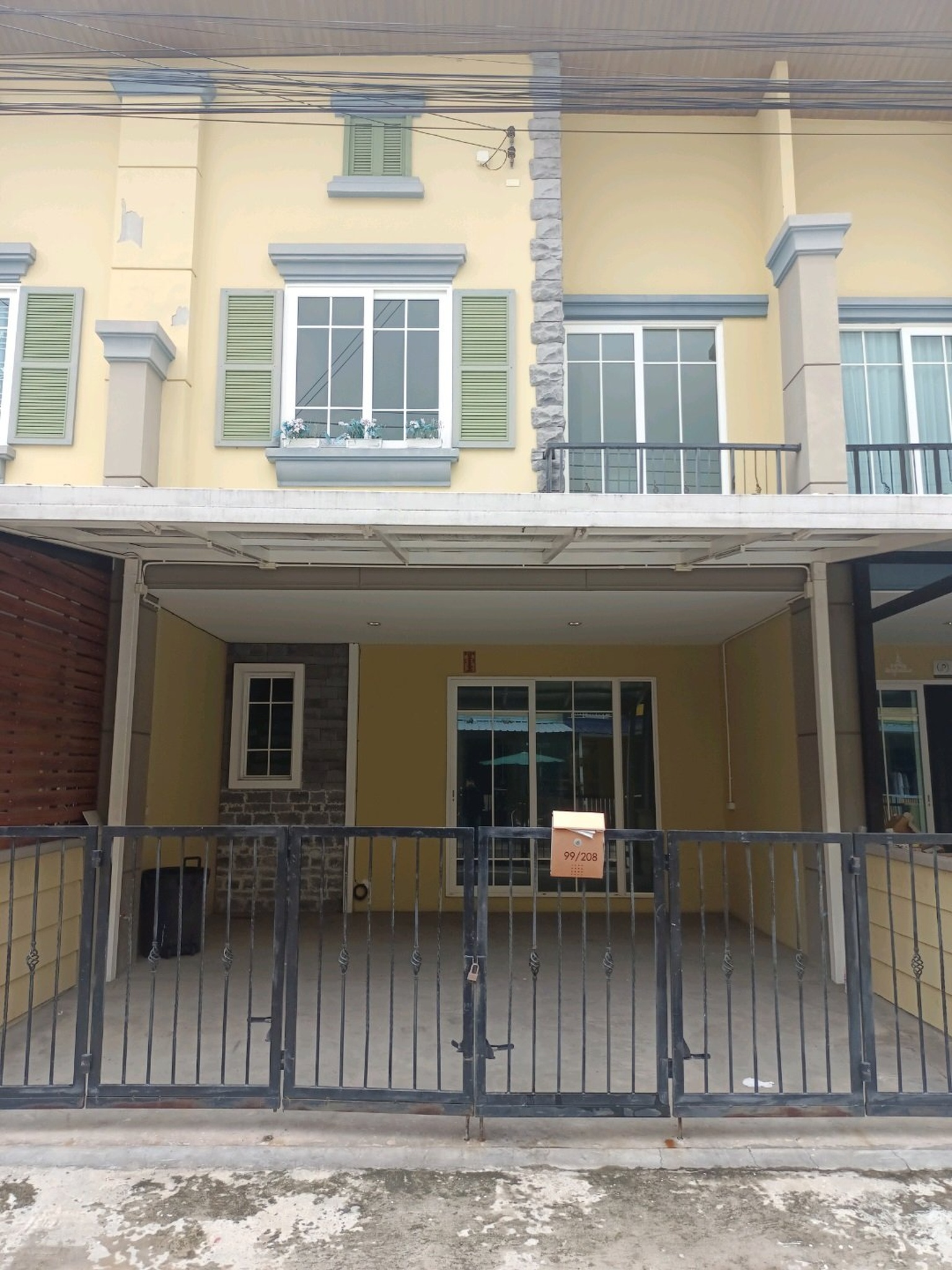 ทรัพย์สถาบันโดย SCB ทาวน์เฮาส์ โกลเด้น ทาวน์ 3 สุขสวัสดิ์-พุทธบูชา (Golden Town 3 Suksawat-Phutthabucha)