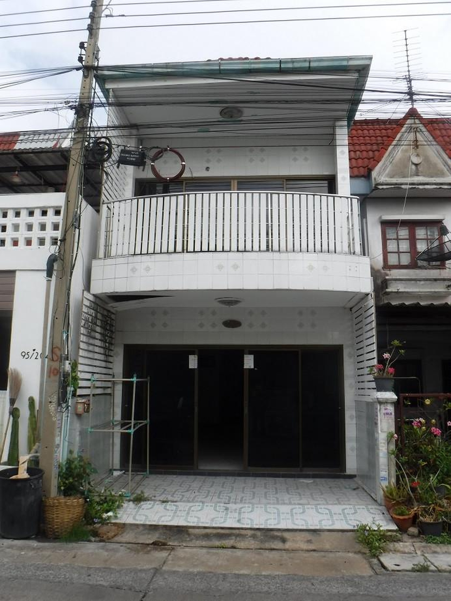 ทรัพย์สถาบันโดย GHB ทาวน์เฮาส์ อู่ทองเพลส 2