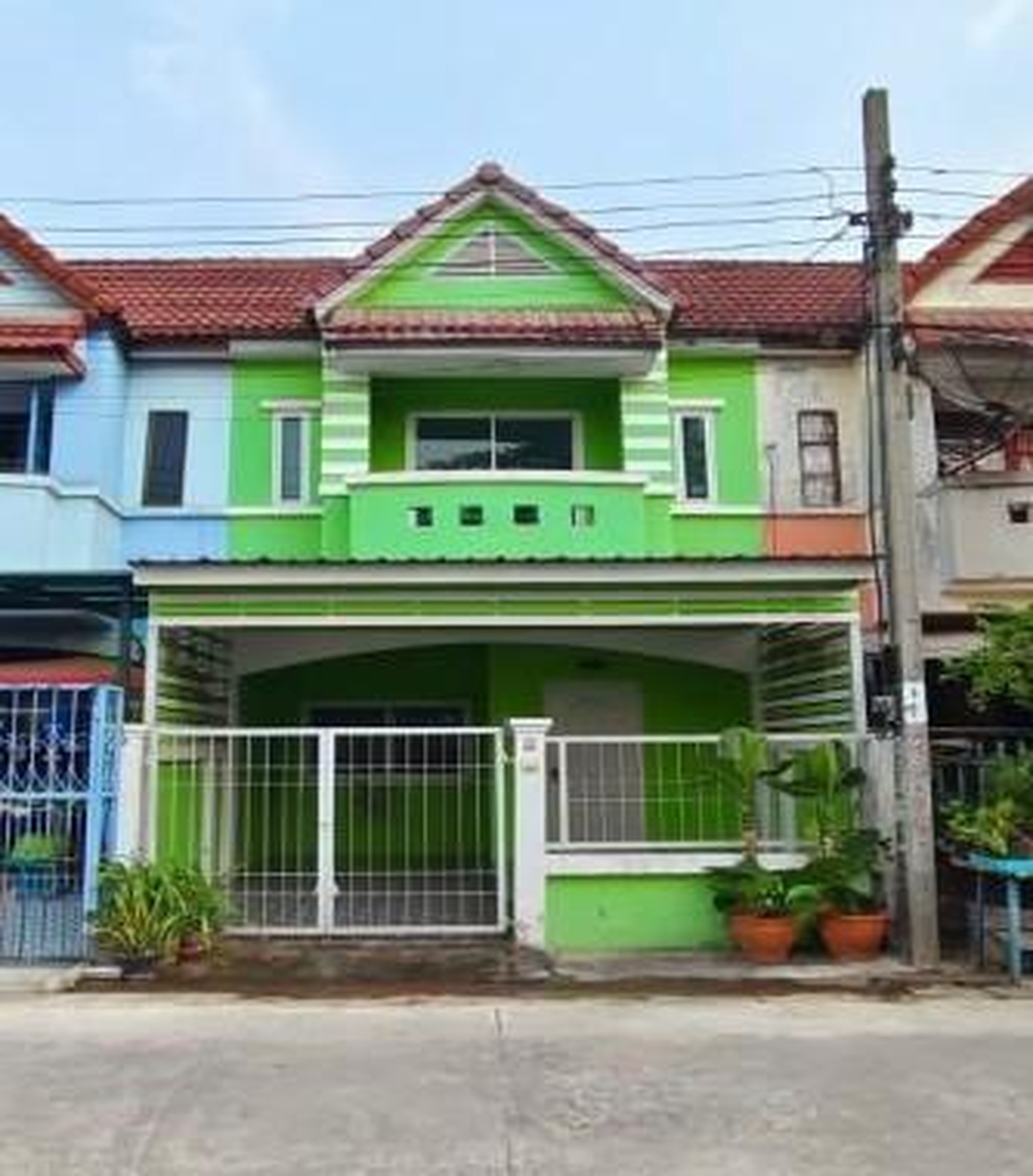 ทรัพย์สถาบันโดย GHB ทาวน์เฮาส์ สวีทโฮมปาร์ค