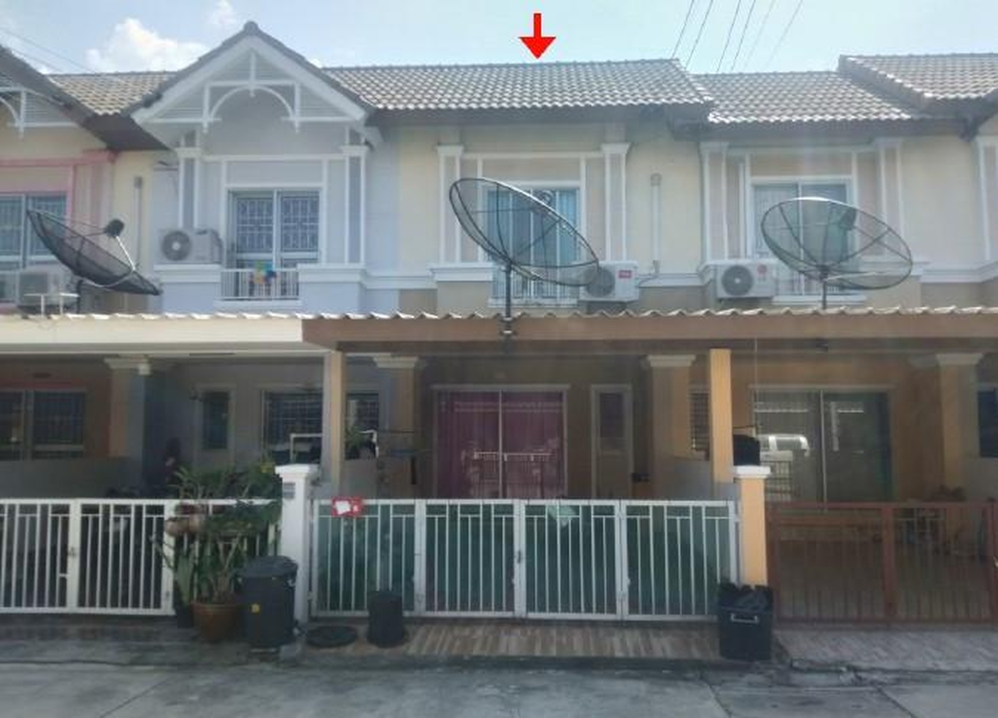 ทรัพย์สถาบันโดย GHB ทาวน์เฮาส์ วนัญญา กรีนเพลส