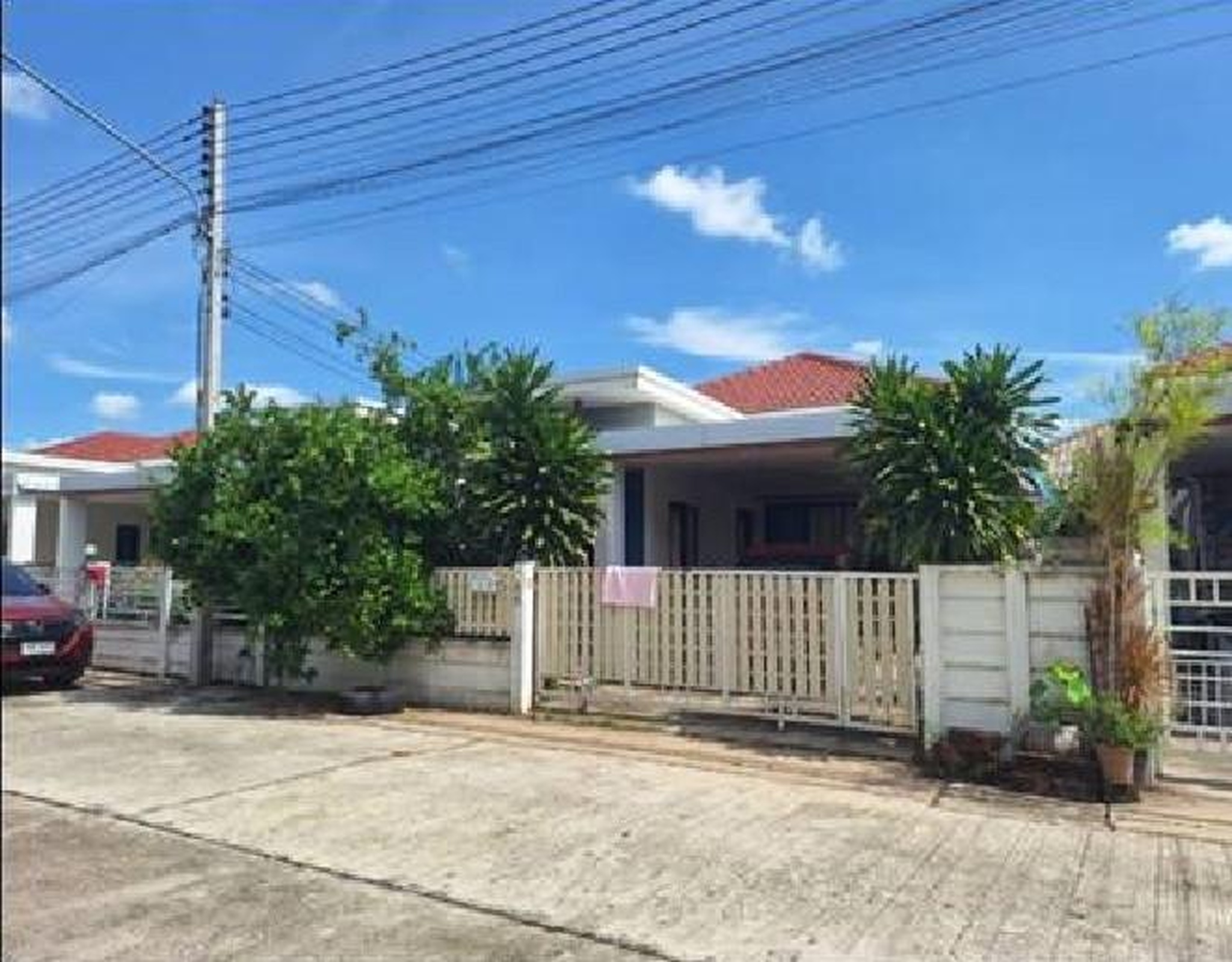 ทรัพย์สถาบันโดย GHB บ้านแฝด ธนาภิรมย์