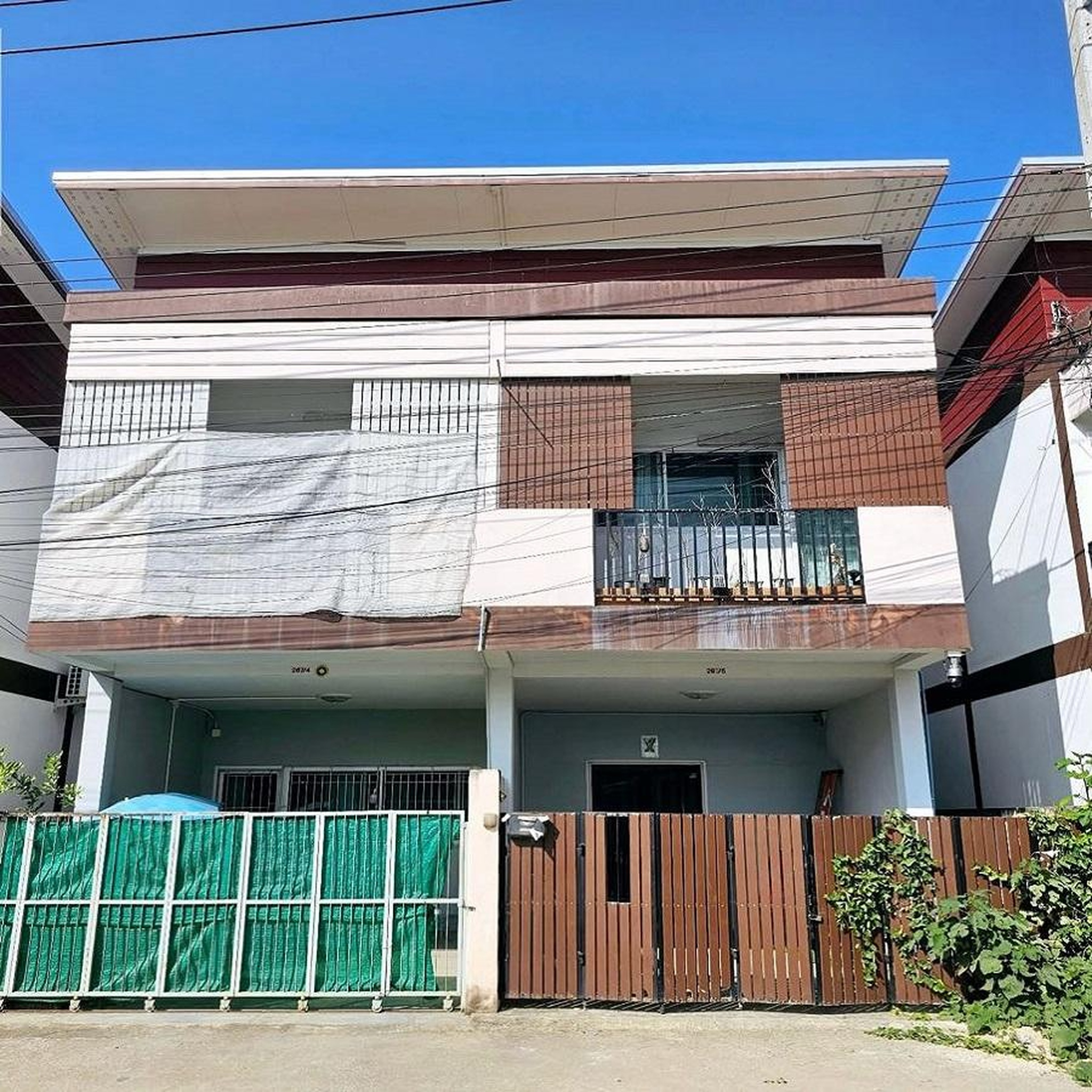 ทรัพย์สถาบันโดย GHB บ้านแฝด บ้านกลางเวียง