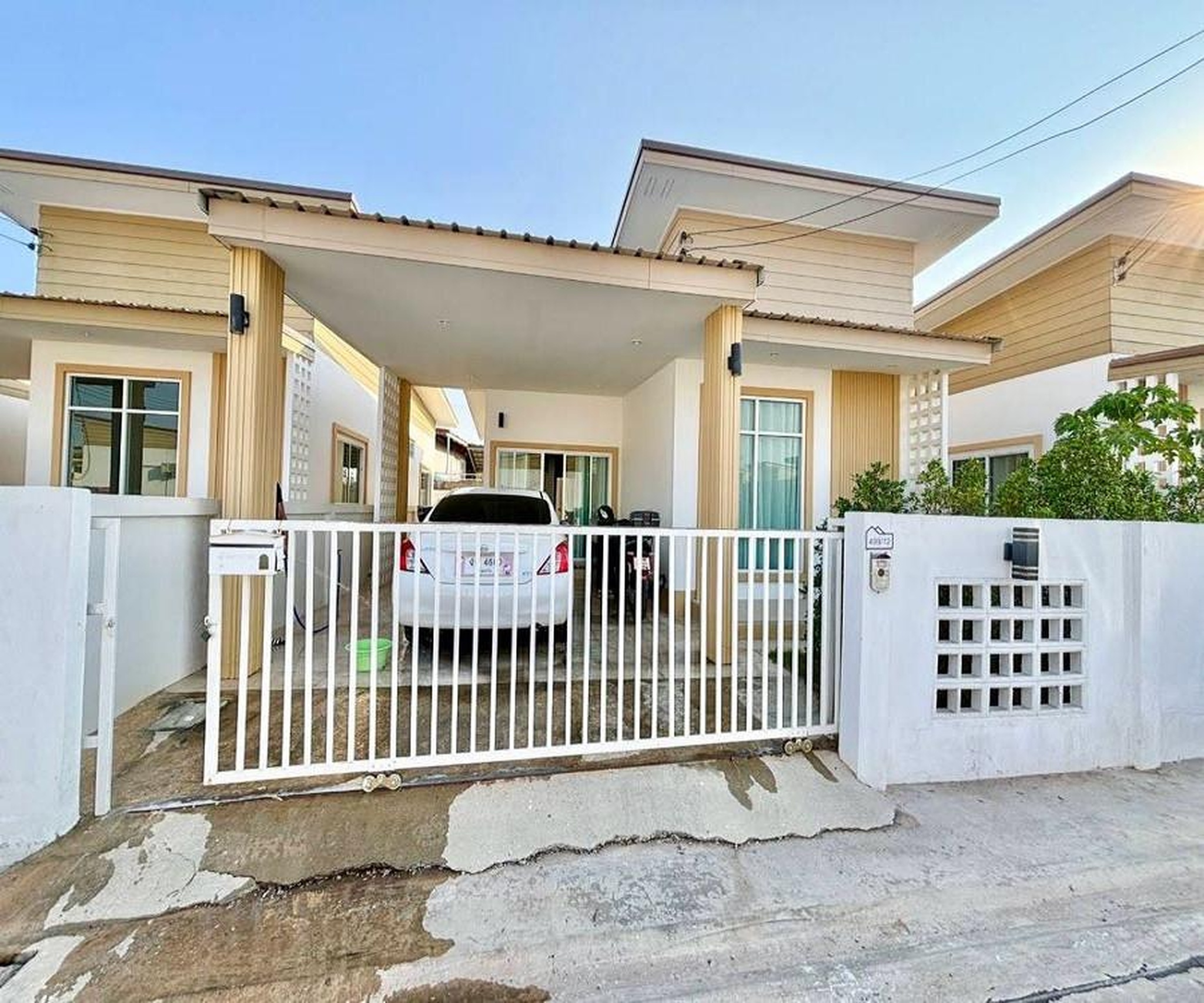 ทรัพย์สถาบันโดย GHB บ้านแฝด อยู่เจริญเลควิว 2 (จ.ขอนแก่น)